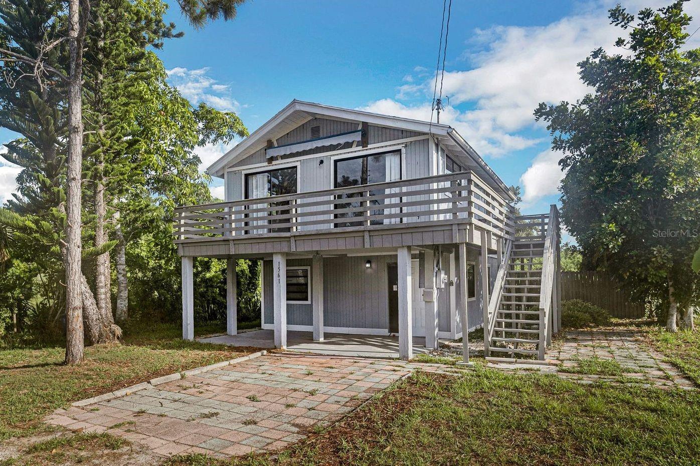 1561 LAUREL DR