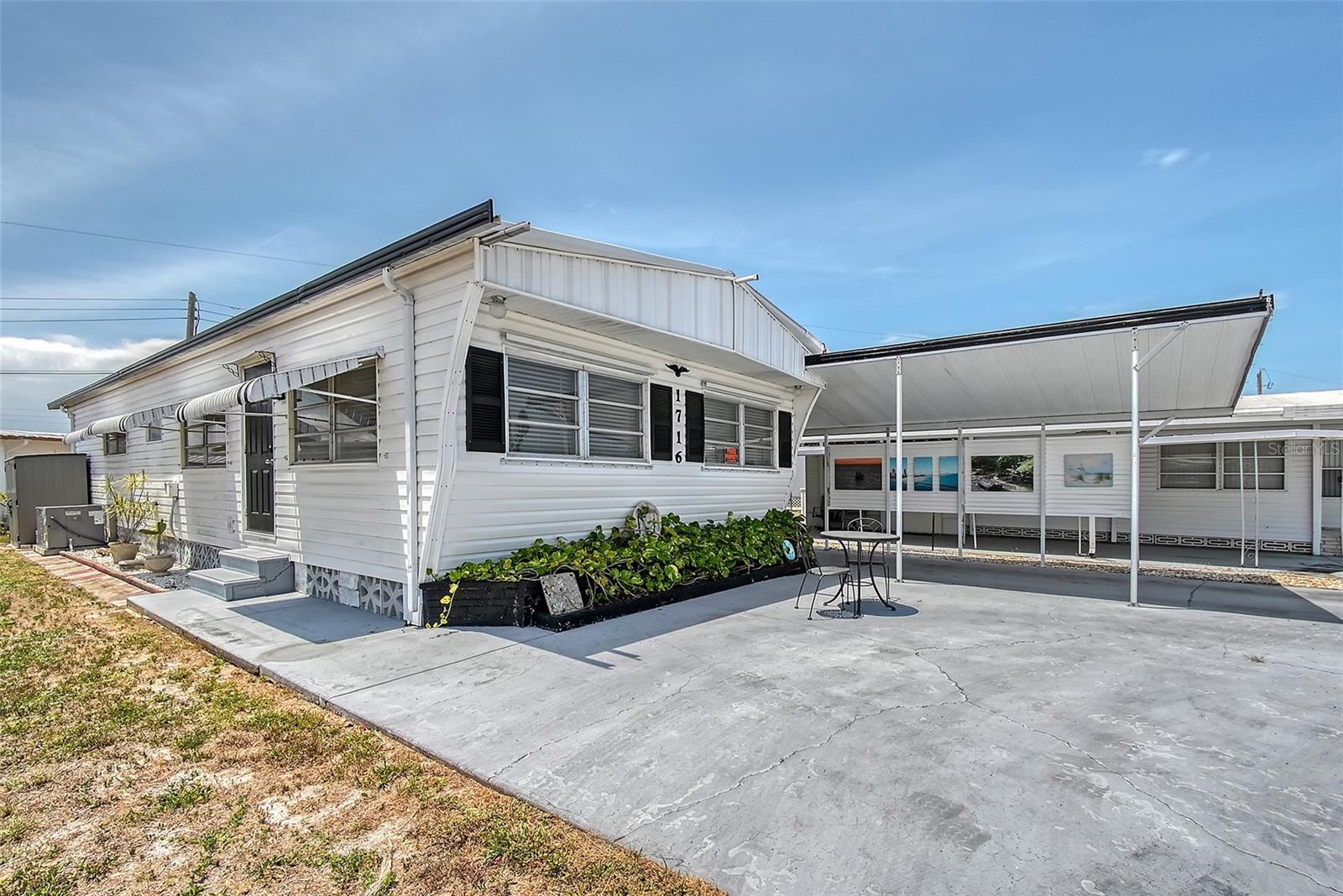 1716 INDIANA AVE Property Photo 1