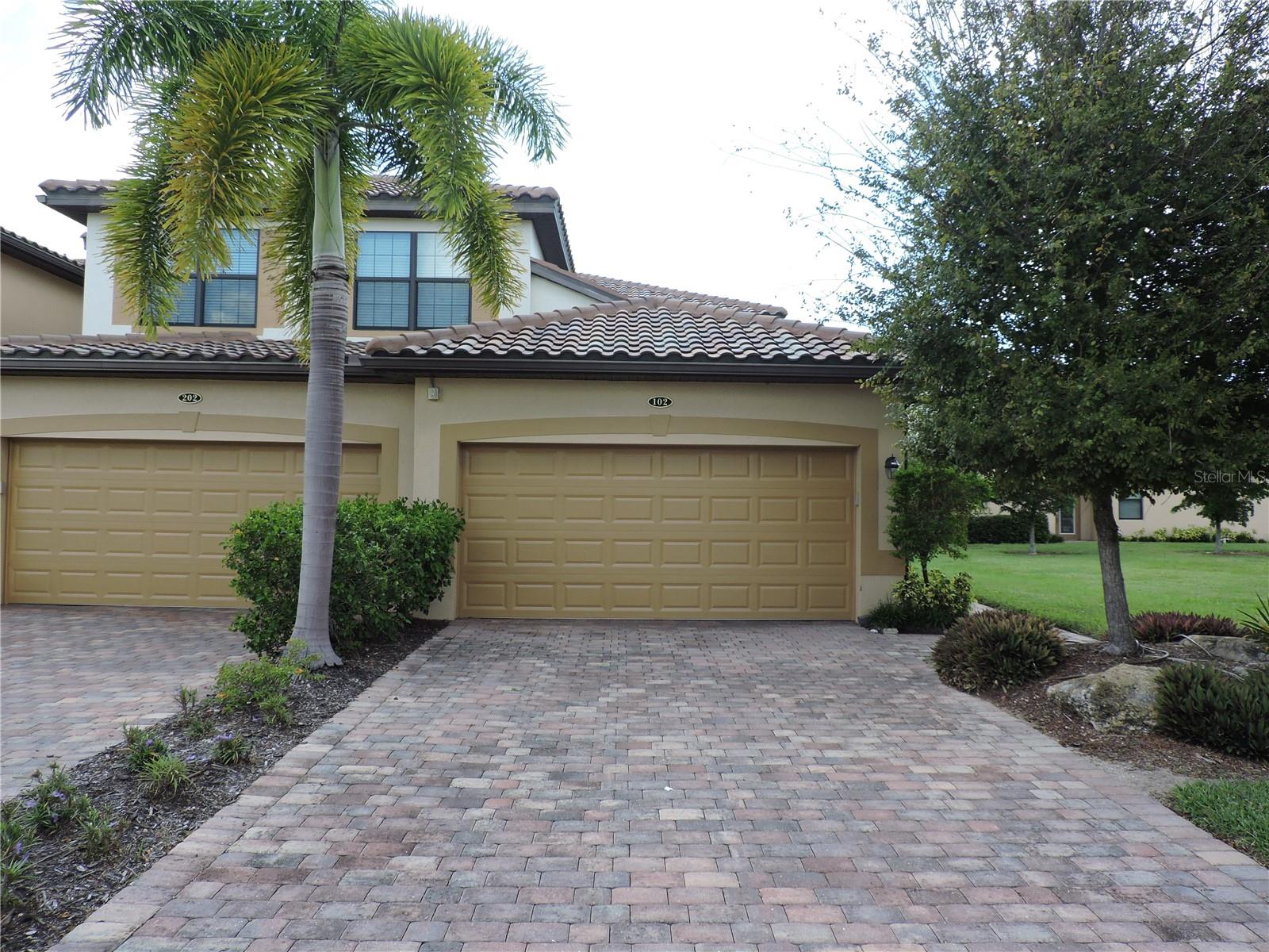 20201 RAGAZZA CIR #102 Property Photo 1