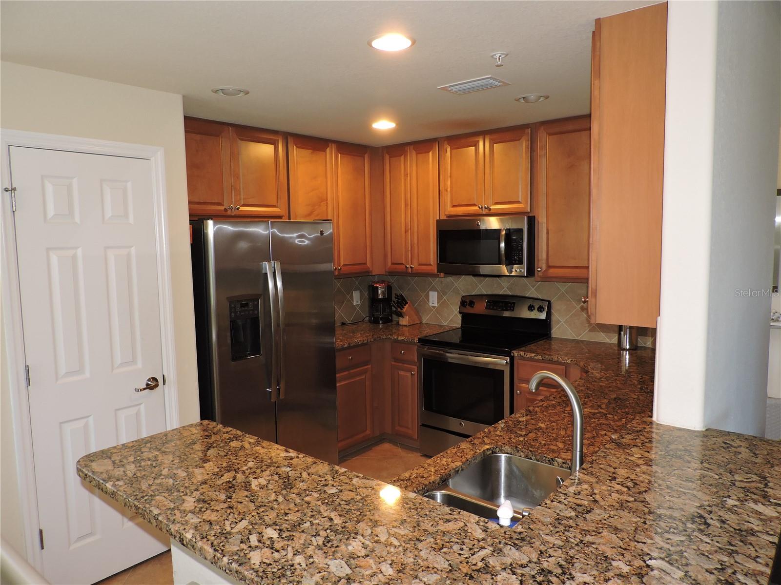 20201 Ragazza Cir #102 Property Photo 10