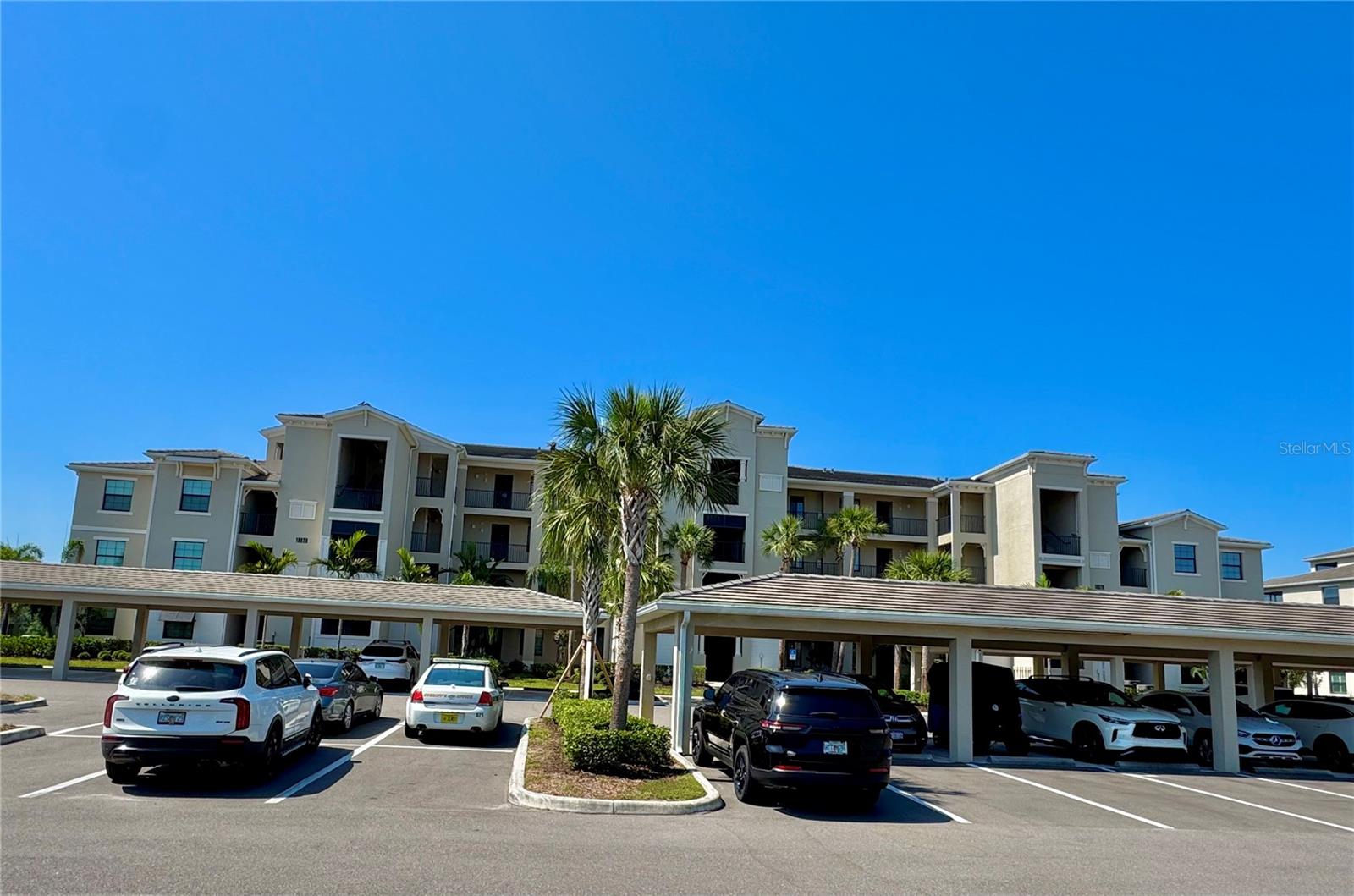 18028 Gawthrop Dr #303 Property Photo 2