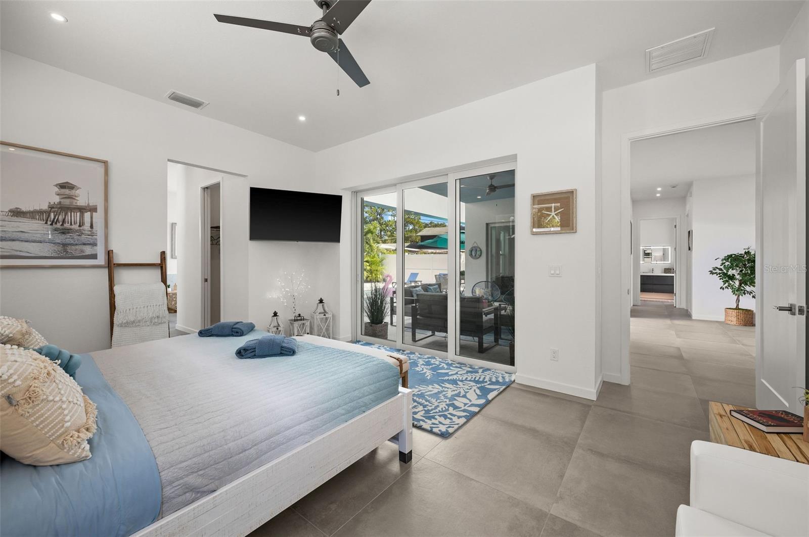 2365 Waldemere St Property Photo 17