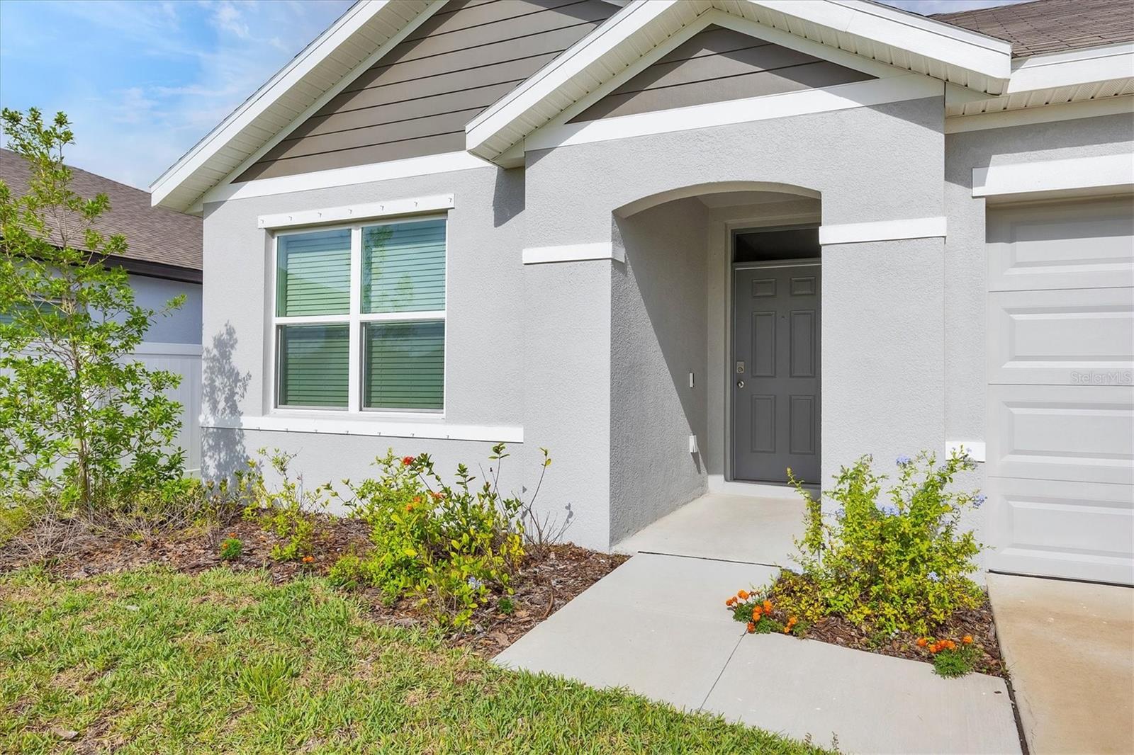 2105 Grand Flora Trl Property Photo 2