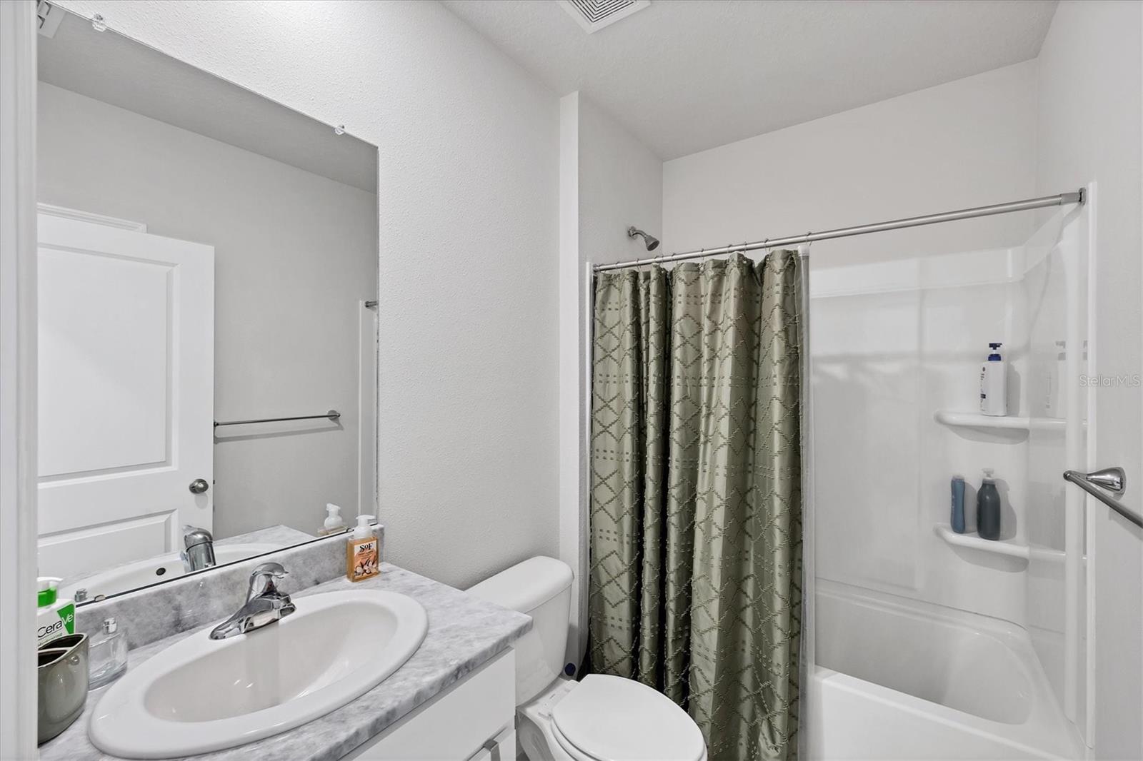 2105 Grand Flora Trl Property Photo 18