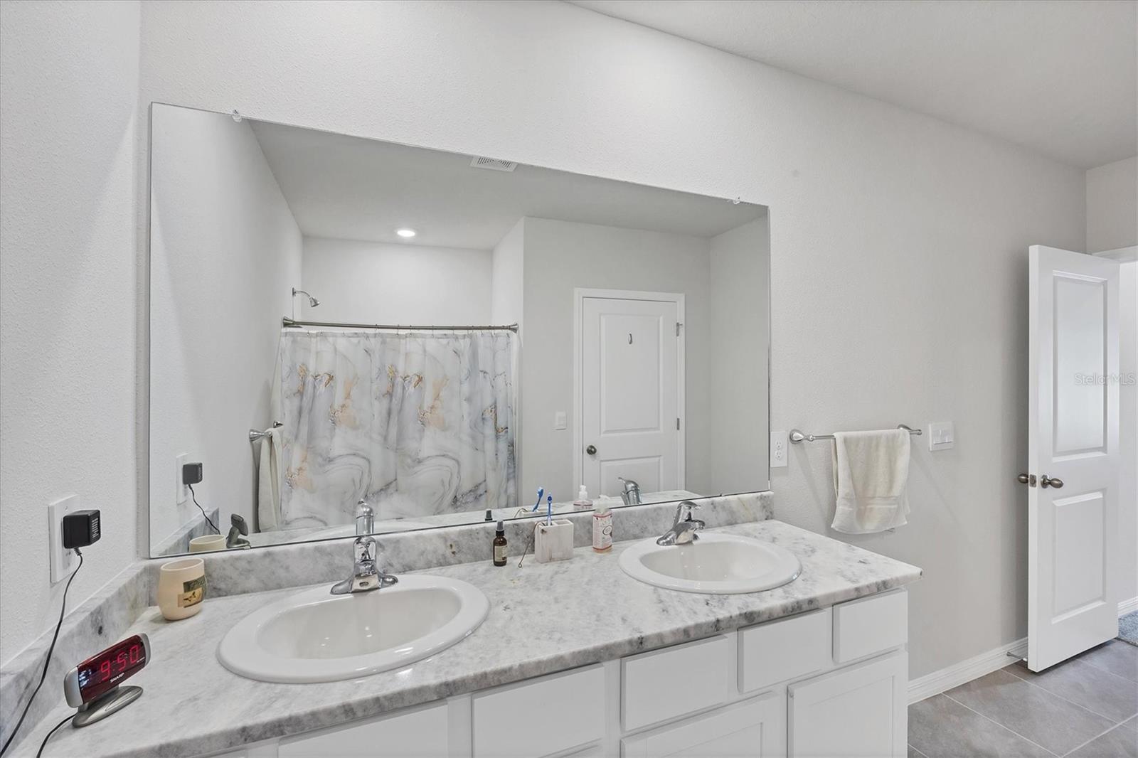 2105 Grand Flora Trl Property Photo 21