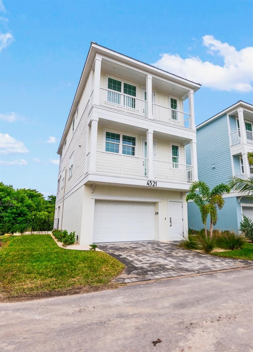 4321 Marina View Way Property Photo 3