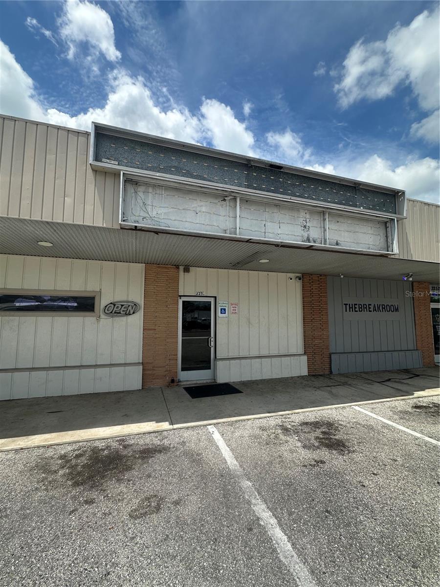 2252 S Tamiami Trl Property Photo 1