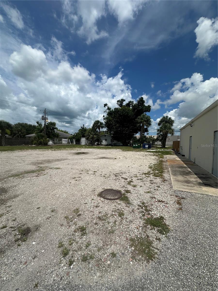 2252 S Tamiami Trl Property Photo 5