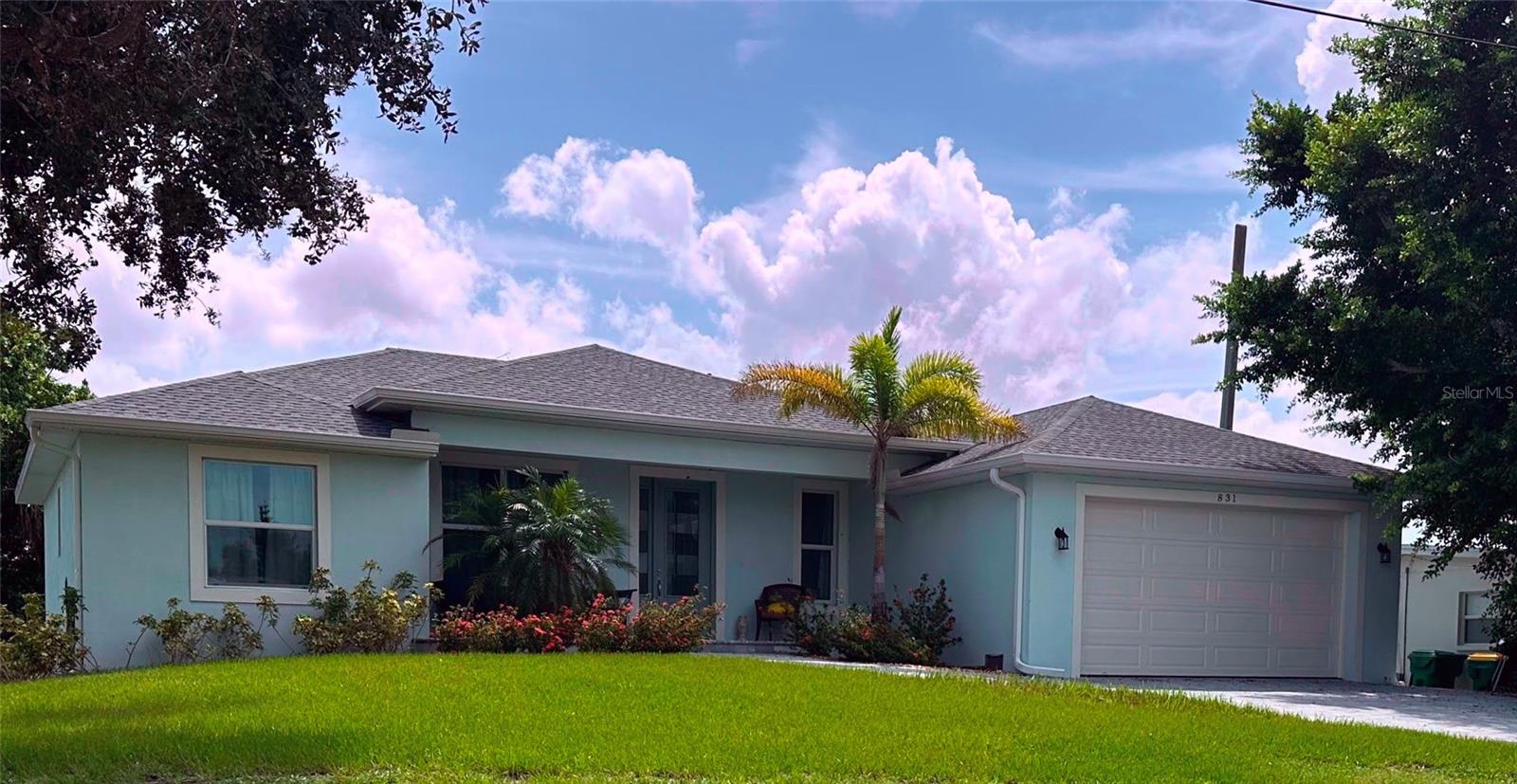 831 PALMETTO DR NE
