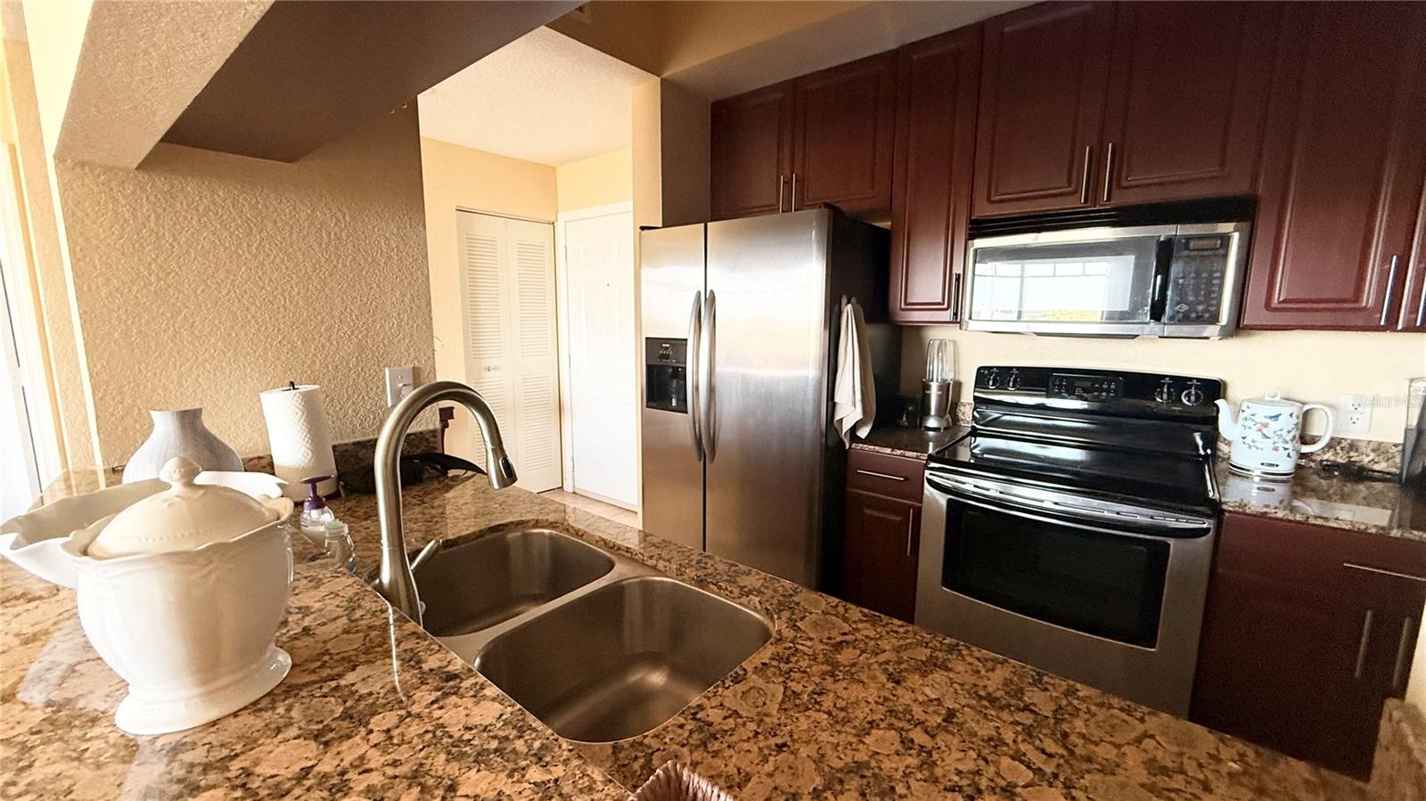 1064 N Tamiami Trl #1635 Property Photo 5
