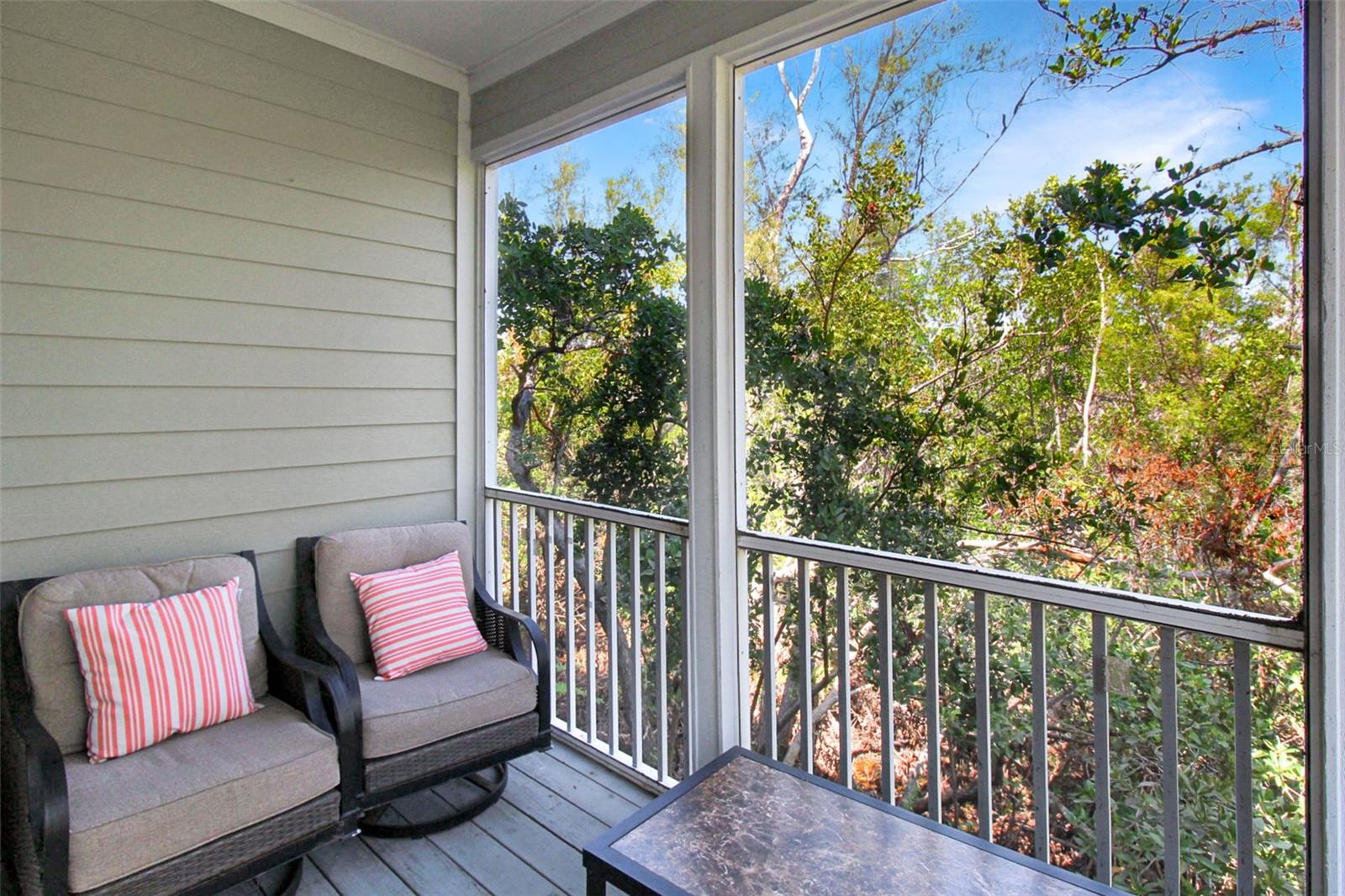 535 Forest Way Property Photo 10