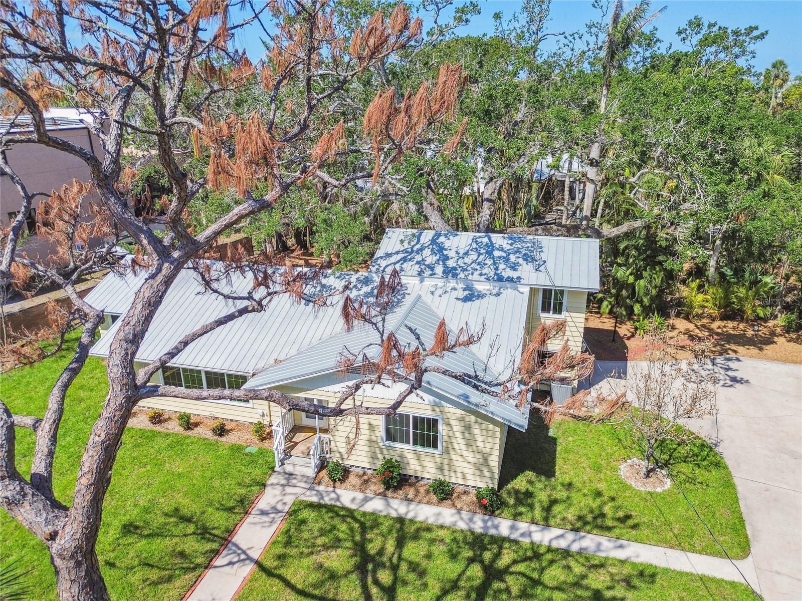 3001 Bay Shore Cir Property Photo 1