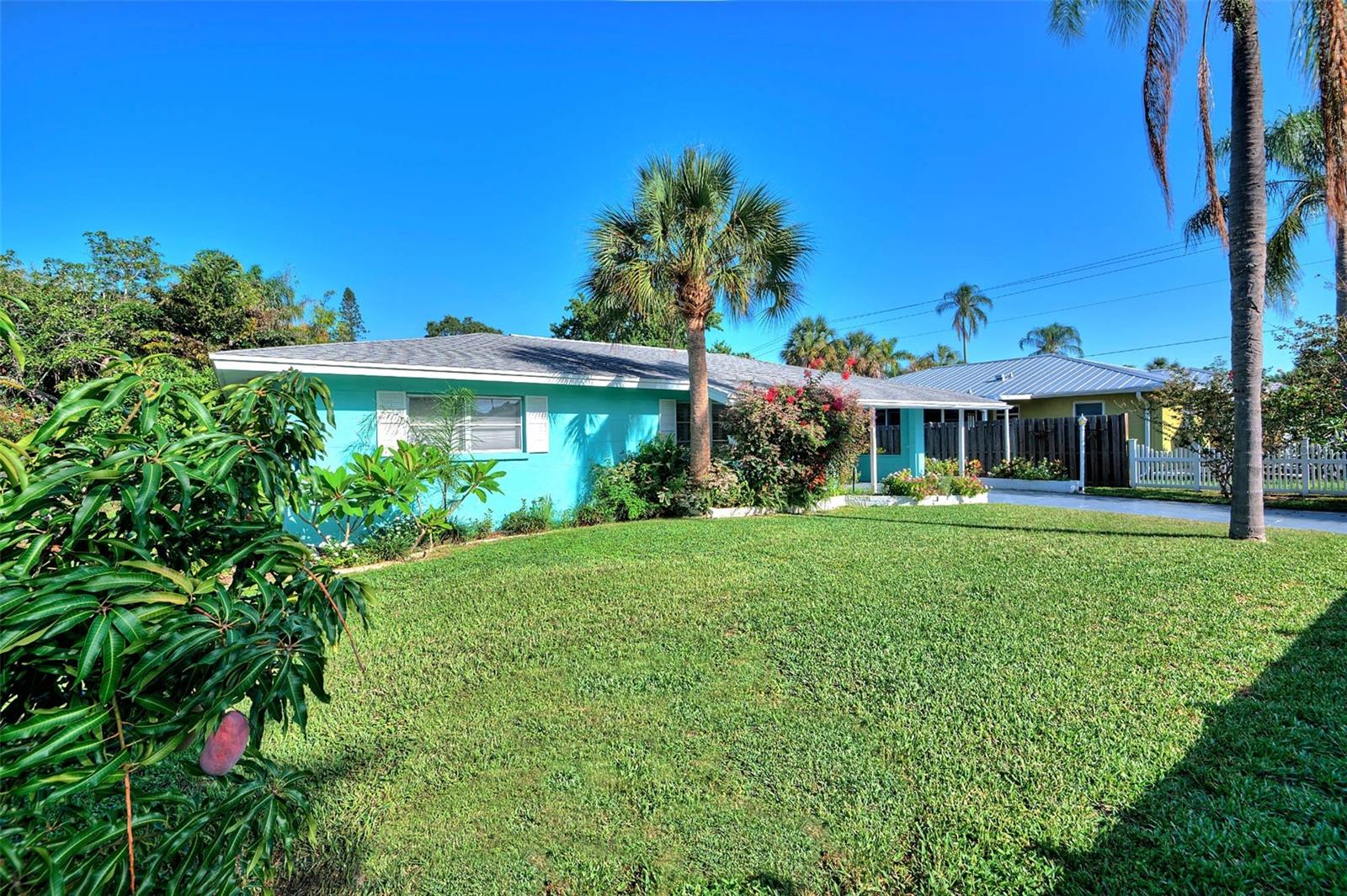 3605 Iroquois Ave Property Photo 4