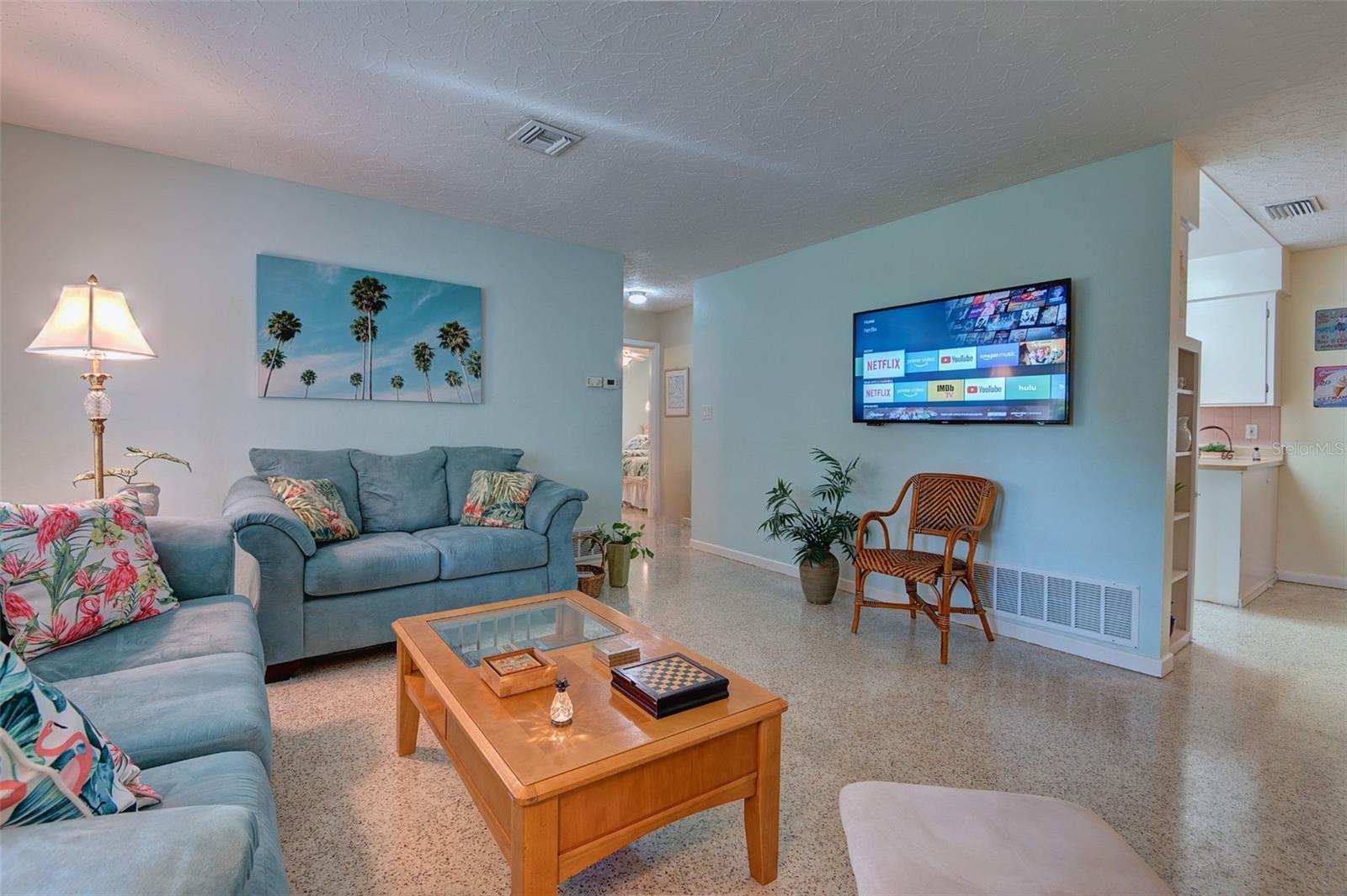 3605 Iroquois Ave Property Photo 7
