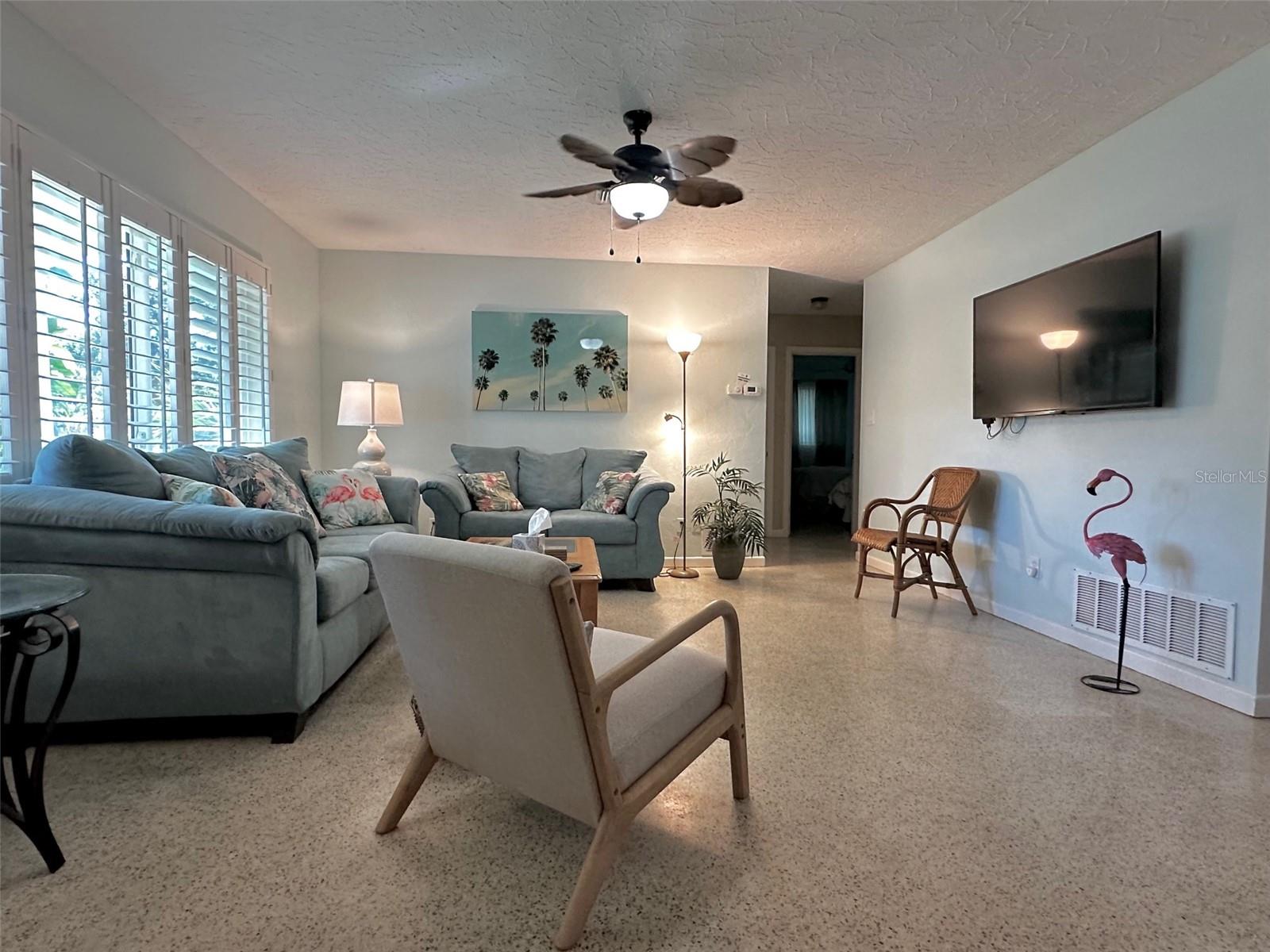 3605 Iroquois Ave Property Photo 8