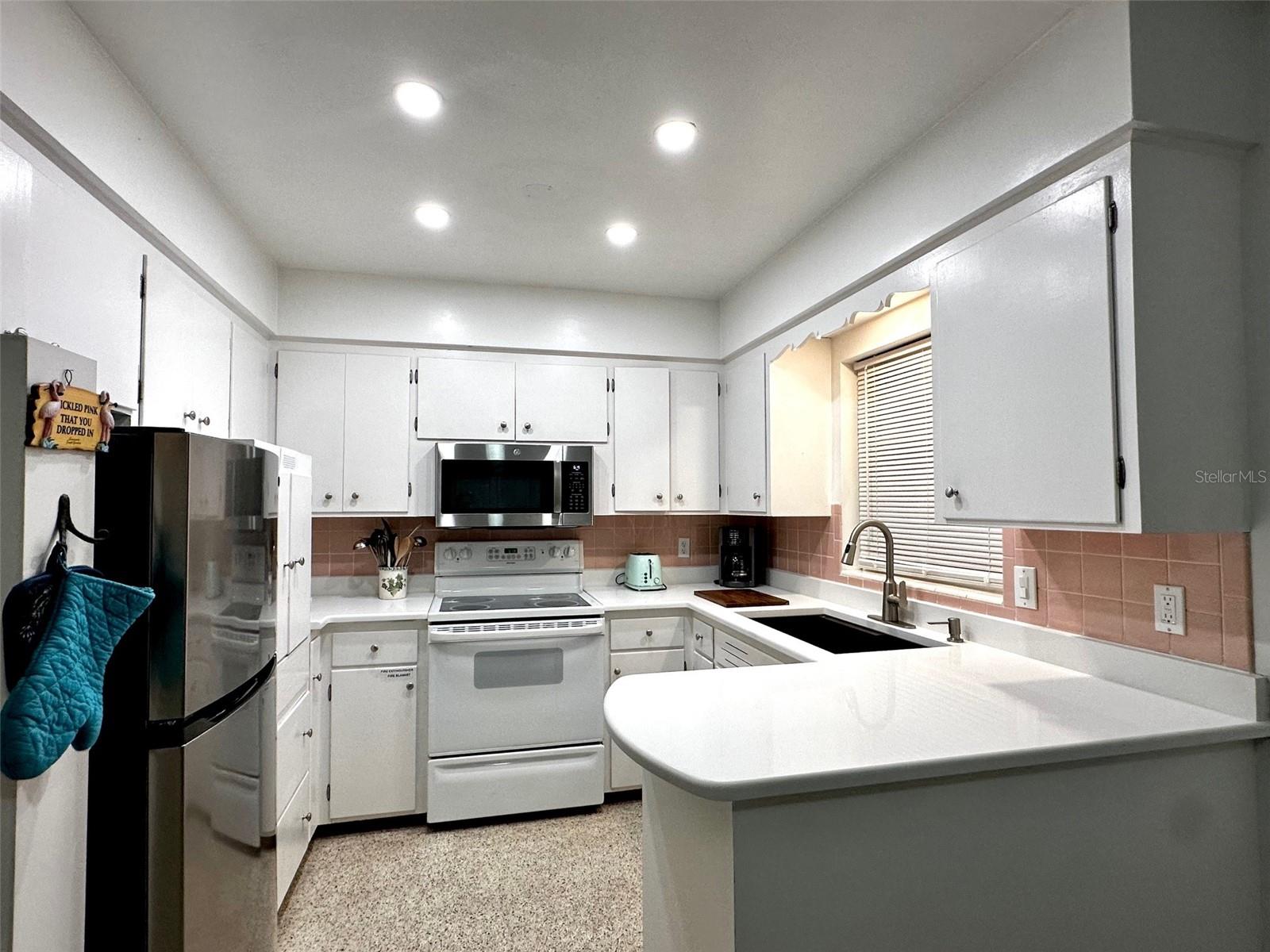 3605 Iroquois Ave Property Photo 12