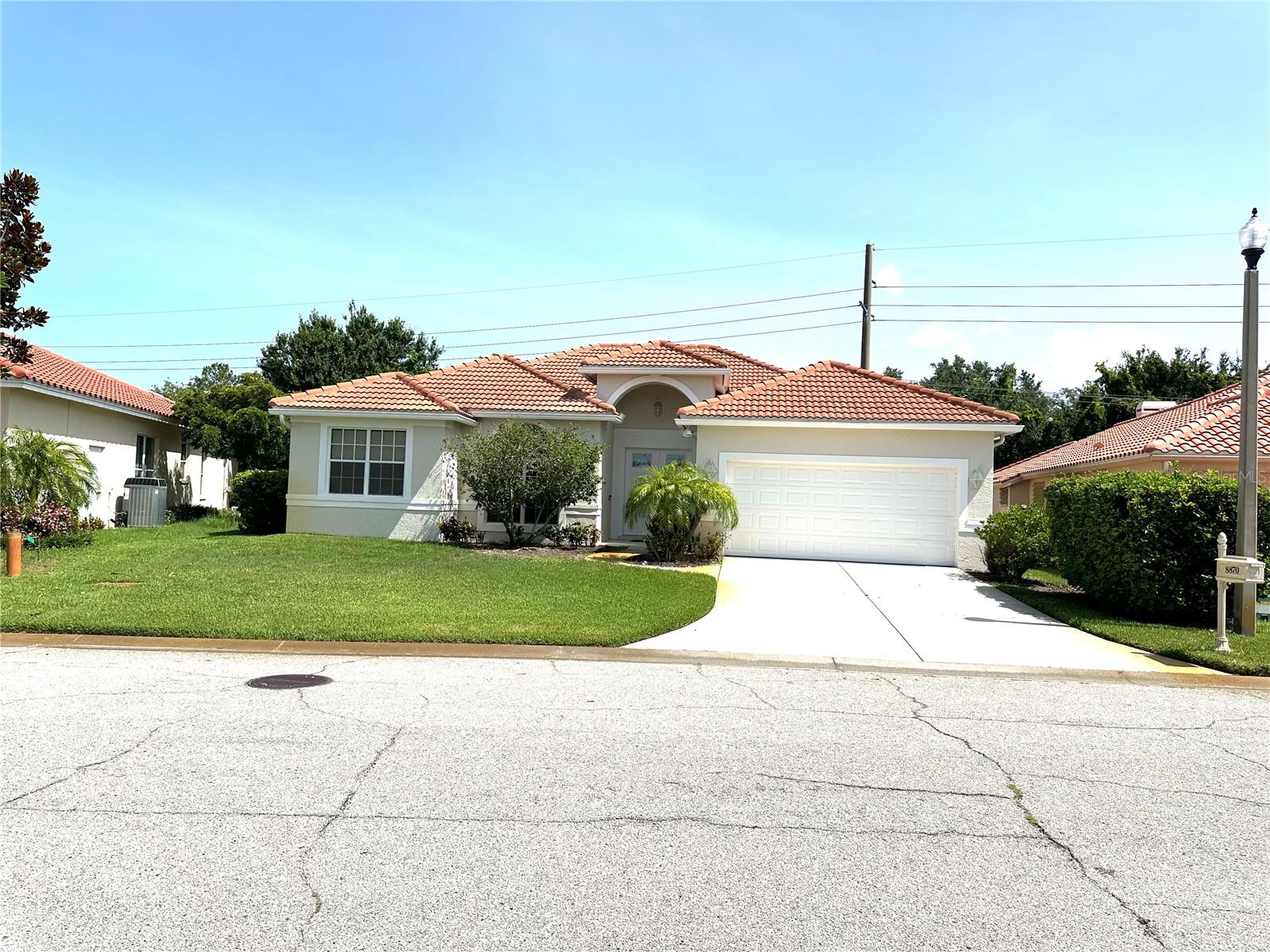 8870 HUNTINGTON POINTE DR Property Photo 1