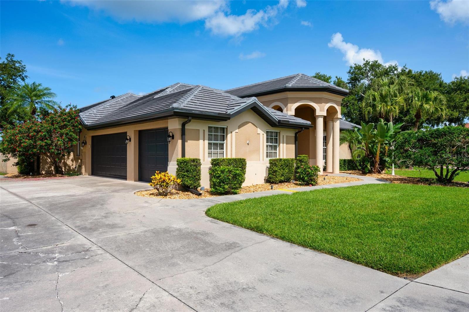 8312 Misty Lake Cir Property Photo 5