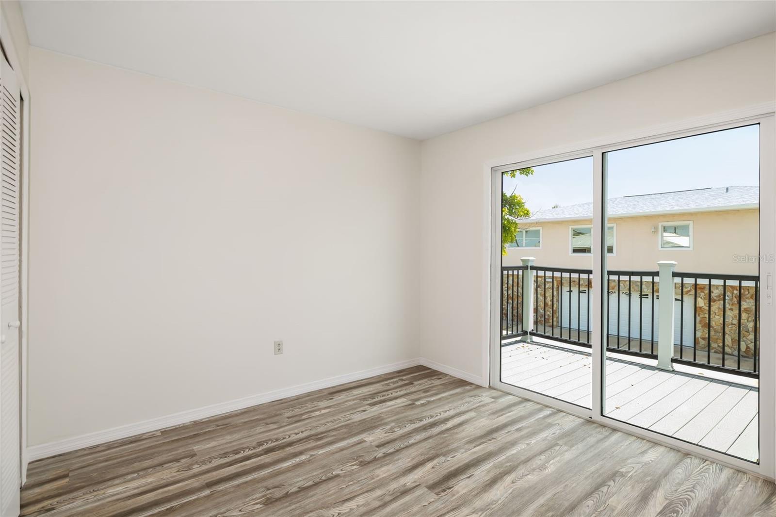 2513 Avenue B #b Property Photo 24