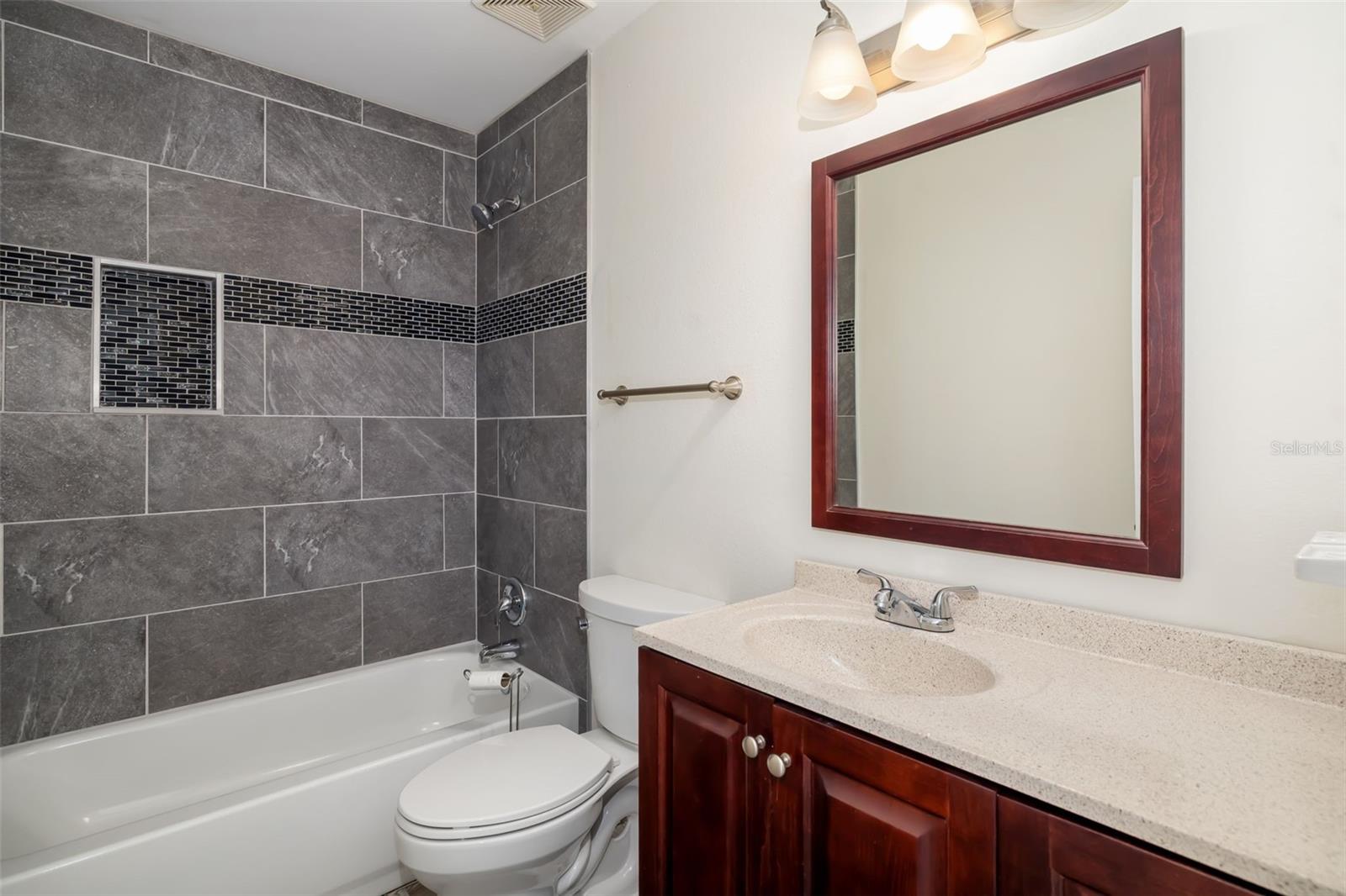 2513 Avenue B #b Property Photo 26