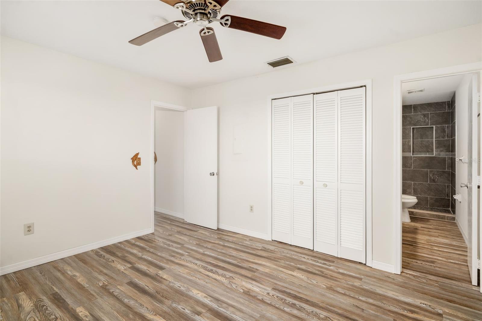 2513 Avenue B #b Property Photo 30