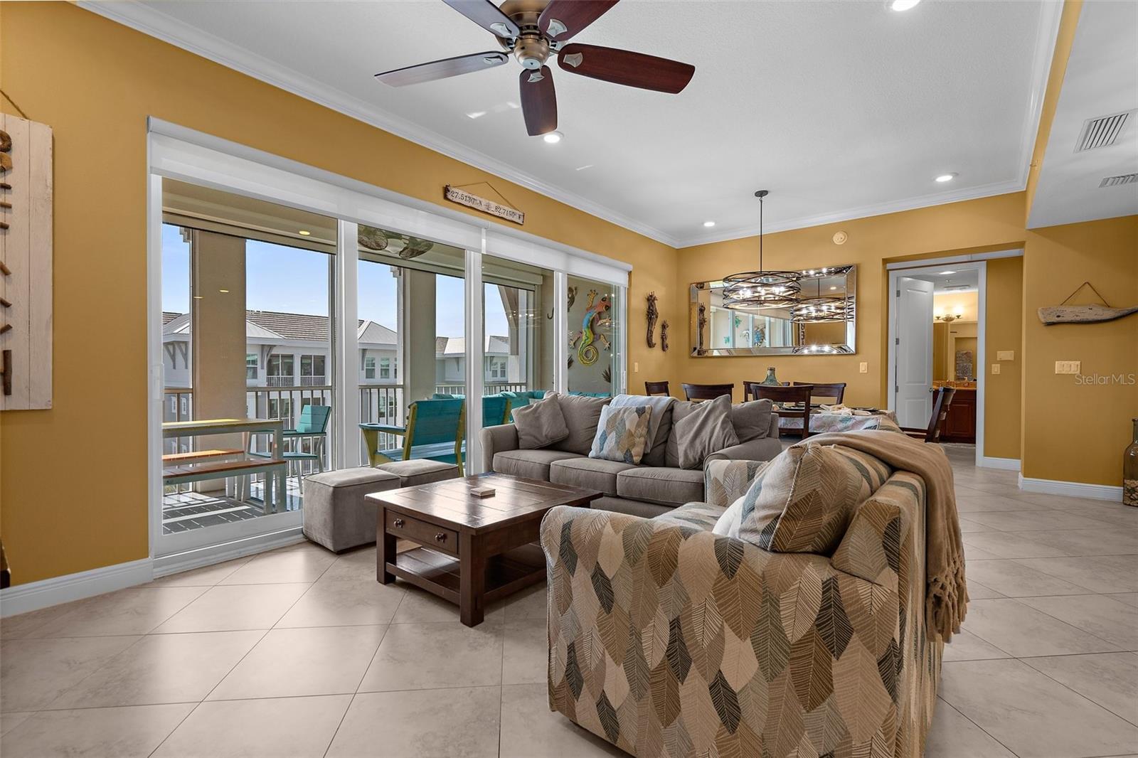 395 Aruba Cir #401 Property Photo 6