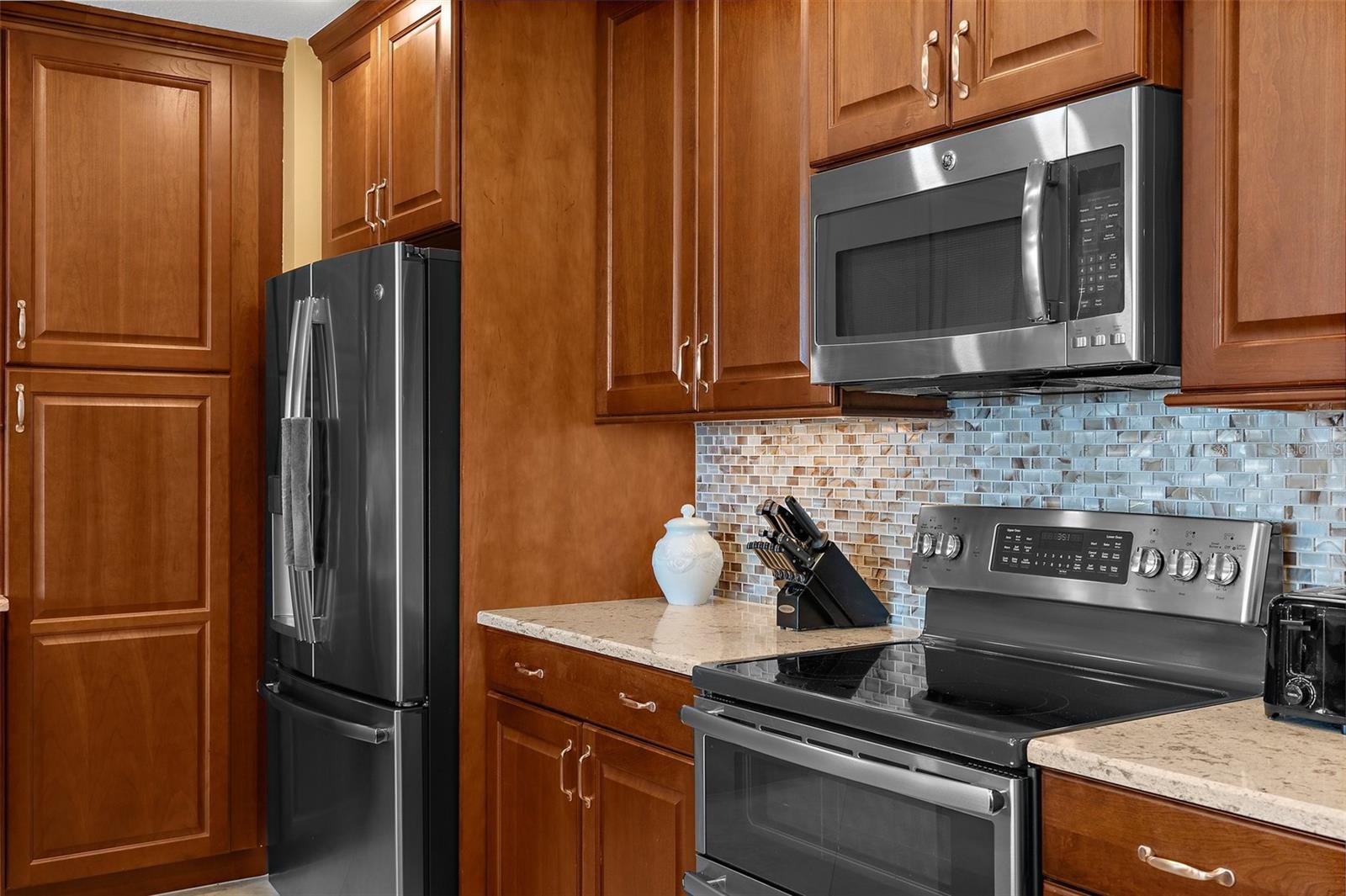 395 Aruba Cir #401 Property Photo 10