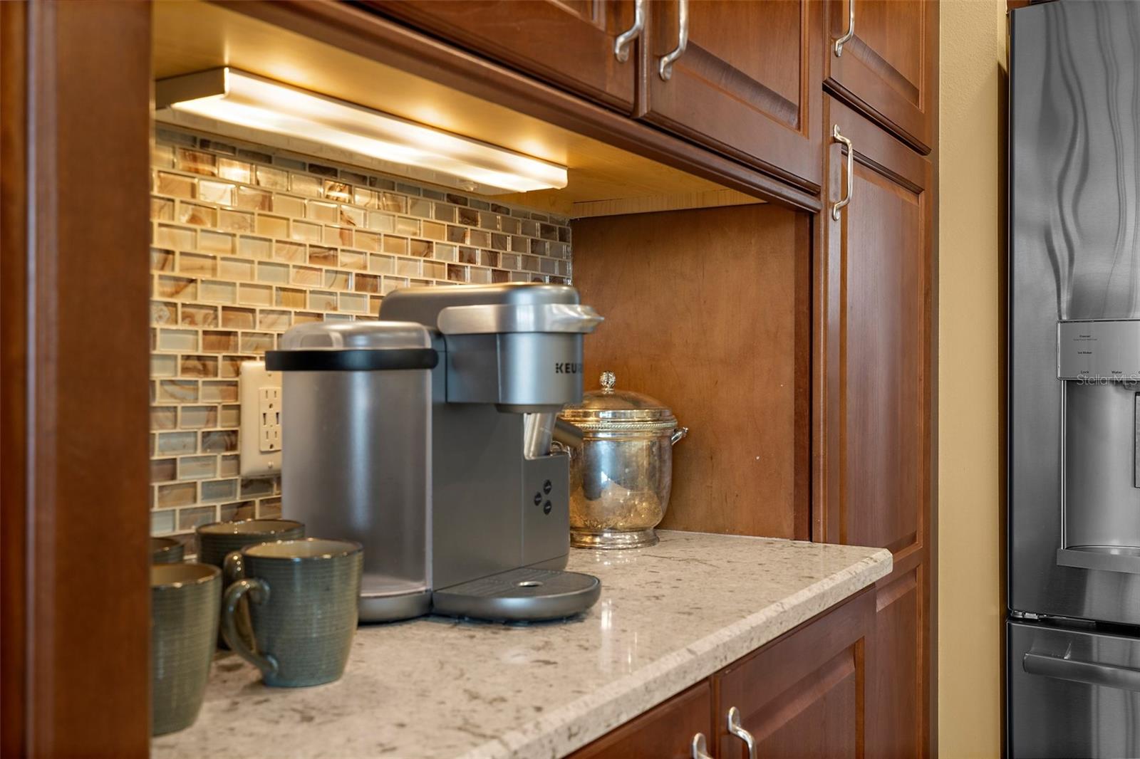 395 Aruba Cir #401 Property Photo 15