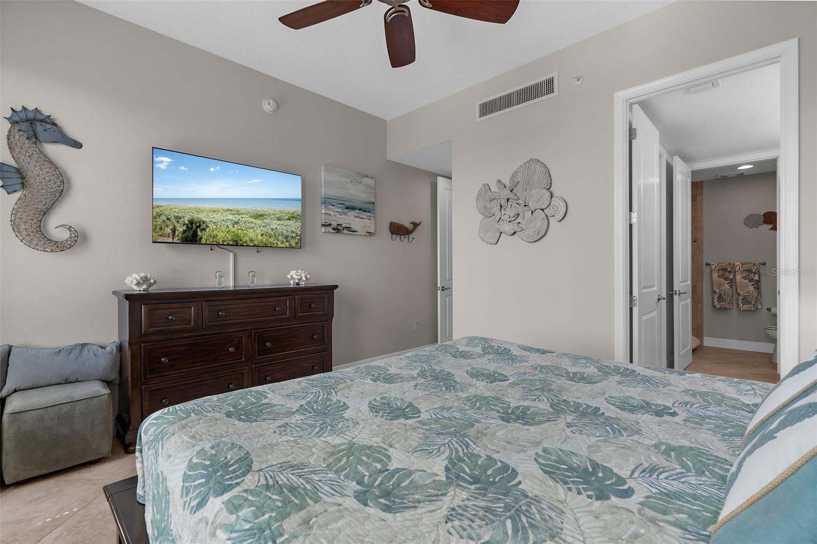 395 Aruba Cir #401 Property Photo 22