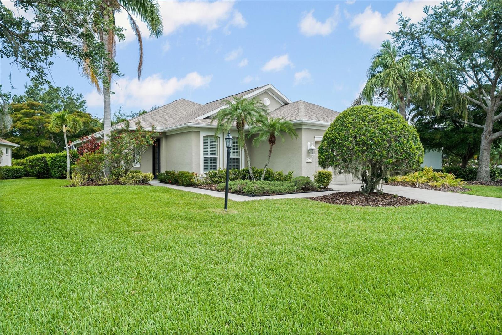 7424 Sea Island Ln Property Photo 1