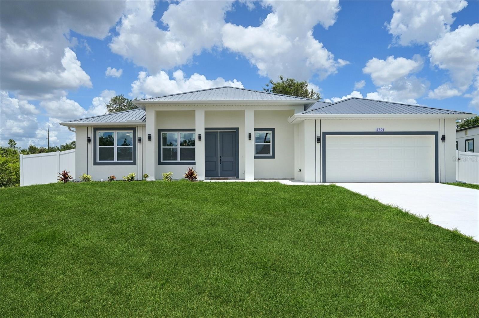 2794 Escambia Cir Property Photo 1