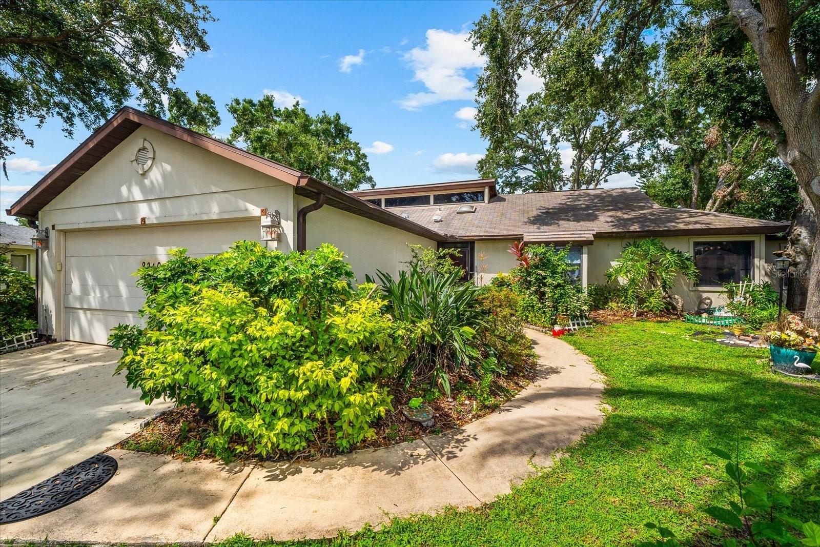 8240 Cypress Lake Dr Property Photo 1
