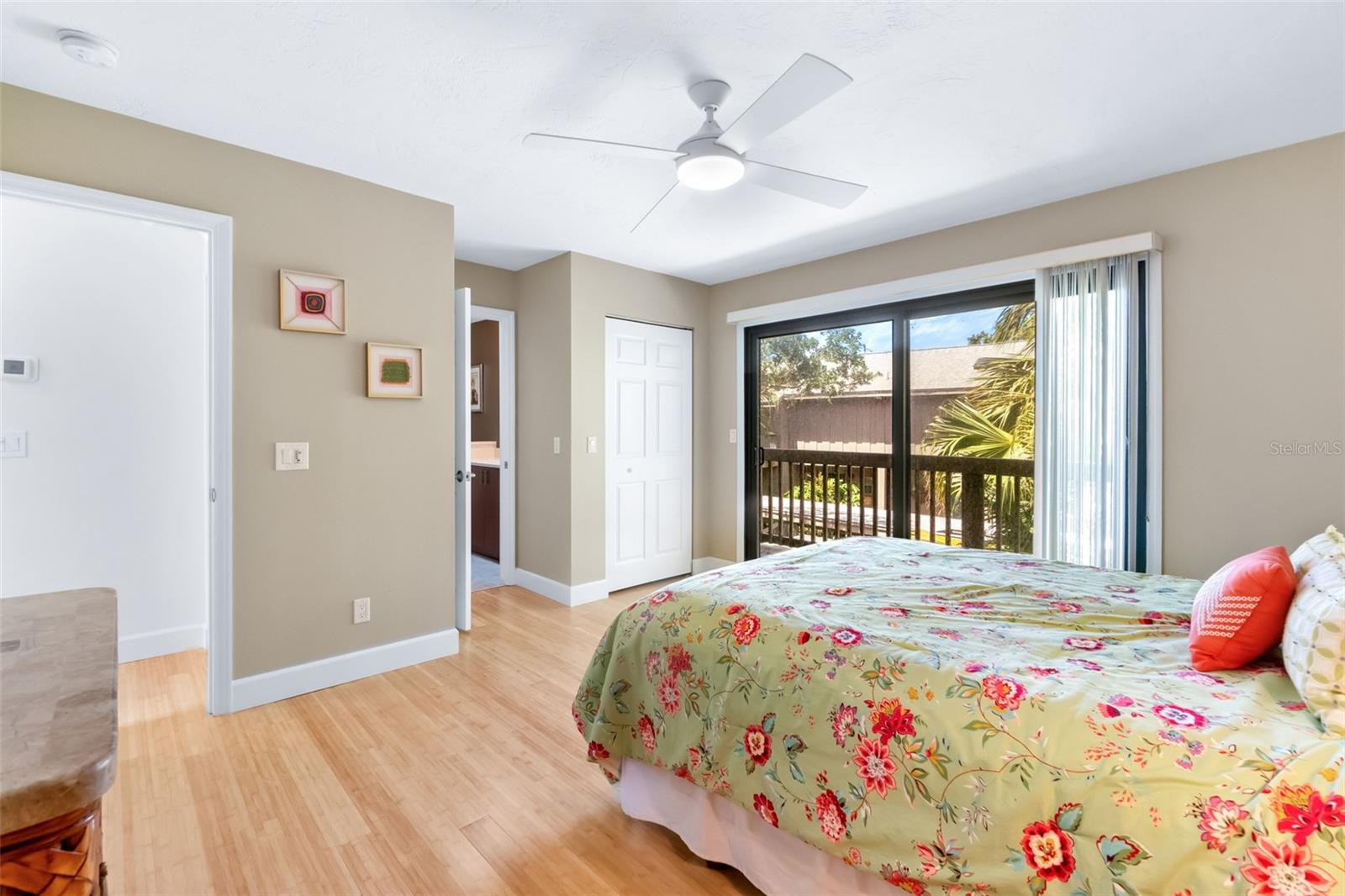 1347 Landings Dr #6 Property Photo 49