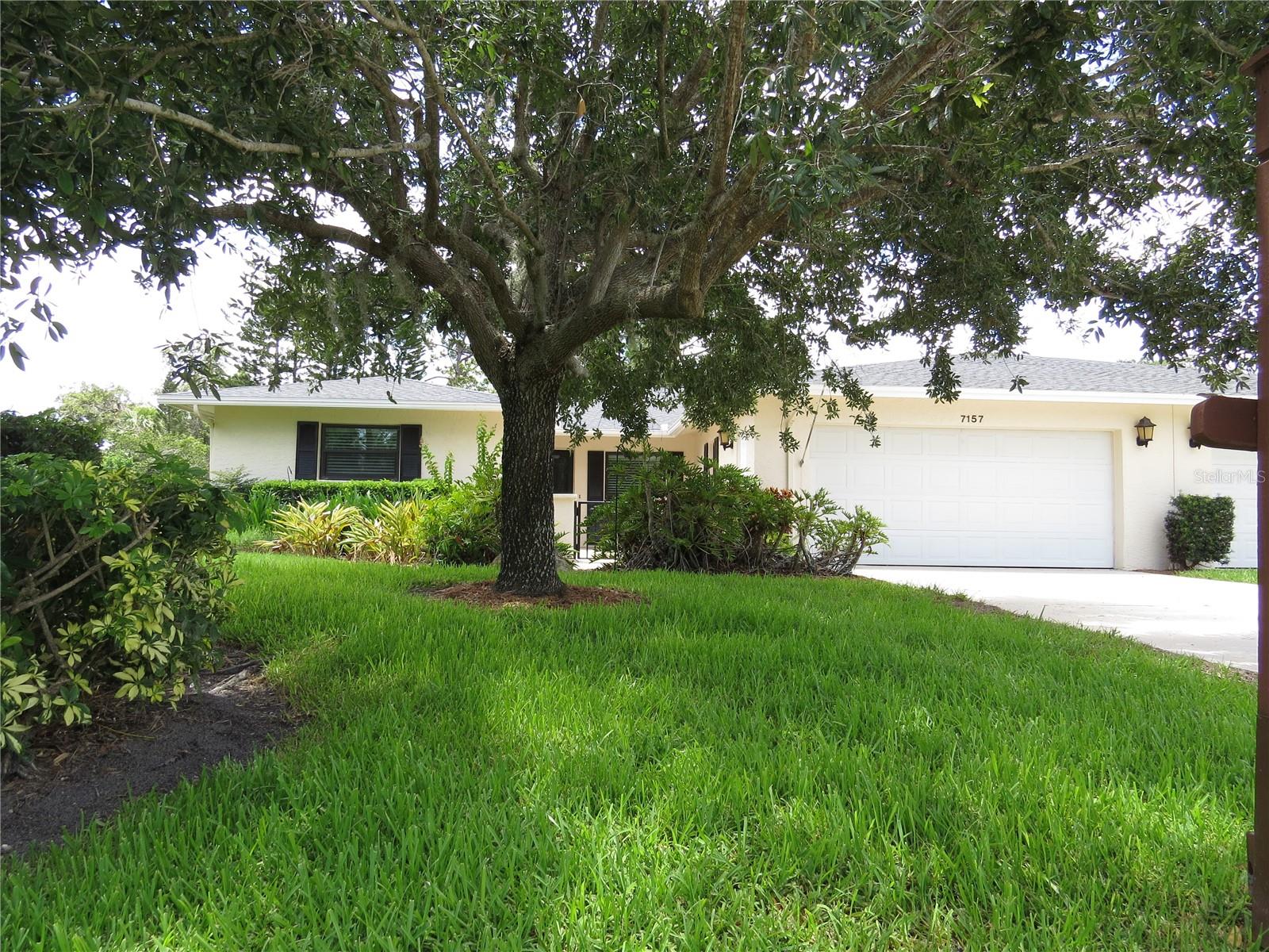 7157 Fairway Bend Cir Property Photo 1
