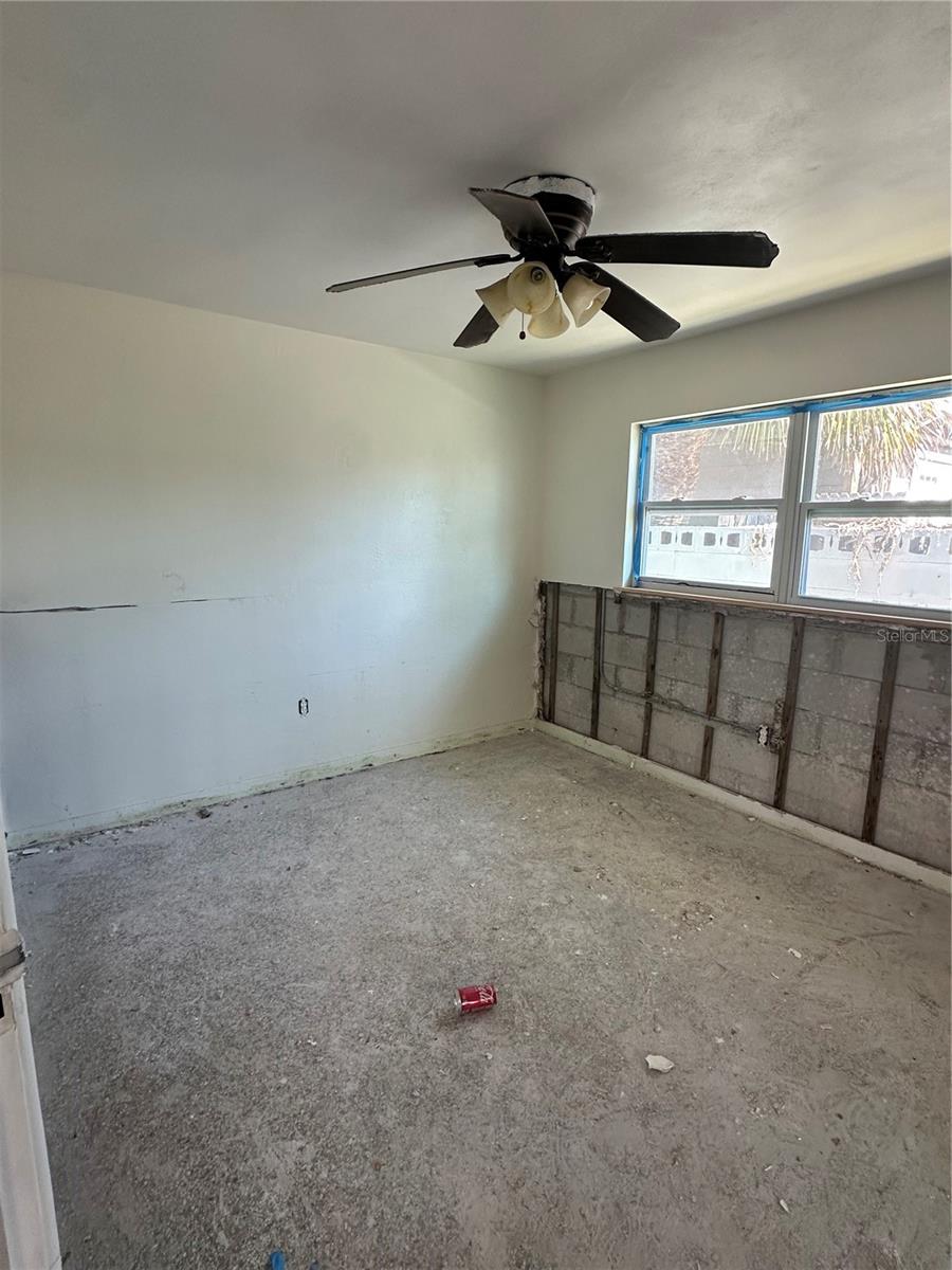 13434 1st St E Property Photo 11