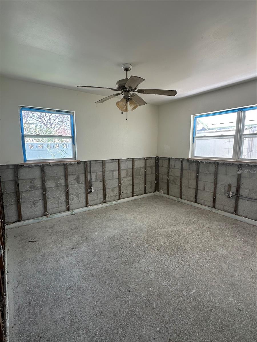13434 1st St E Property Photo 13