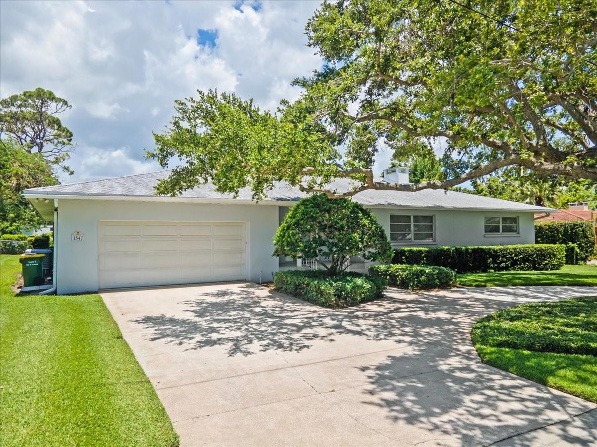 1541 Flower Dr Property Photo 3