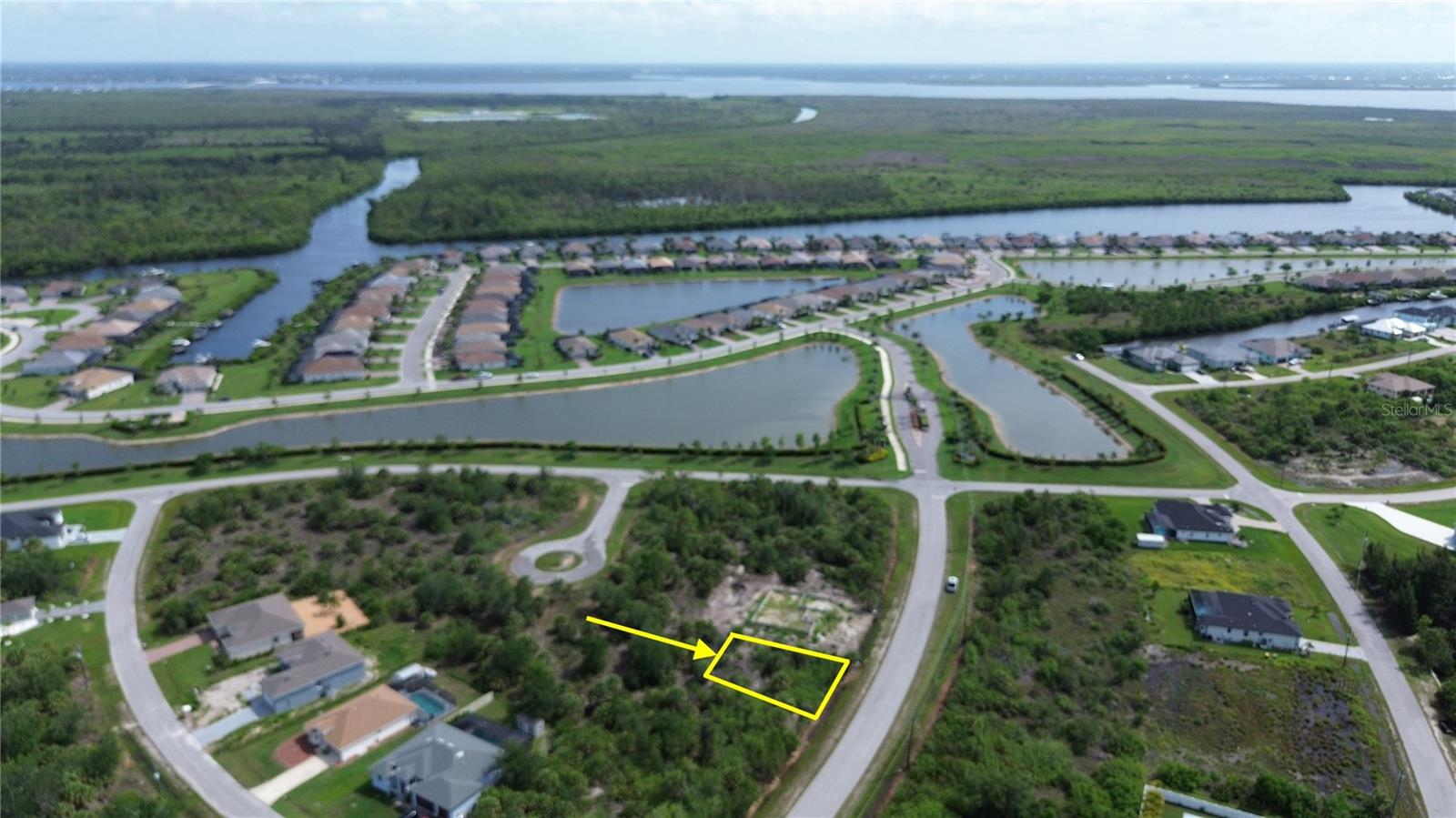 8087 CAROLINE DR Property Photo 1