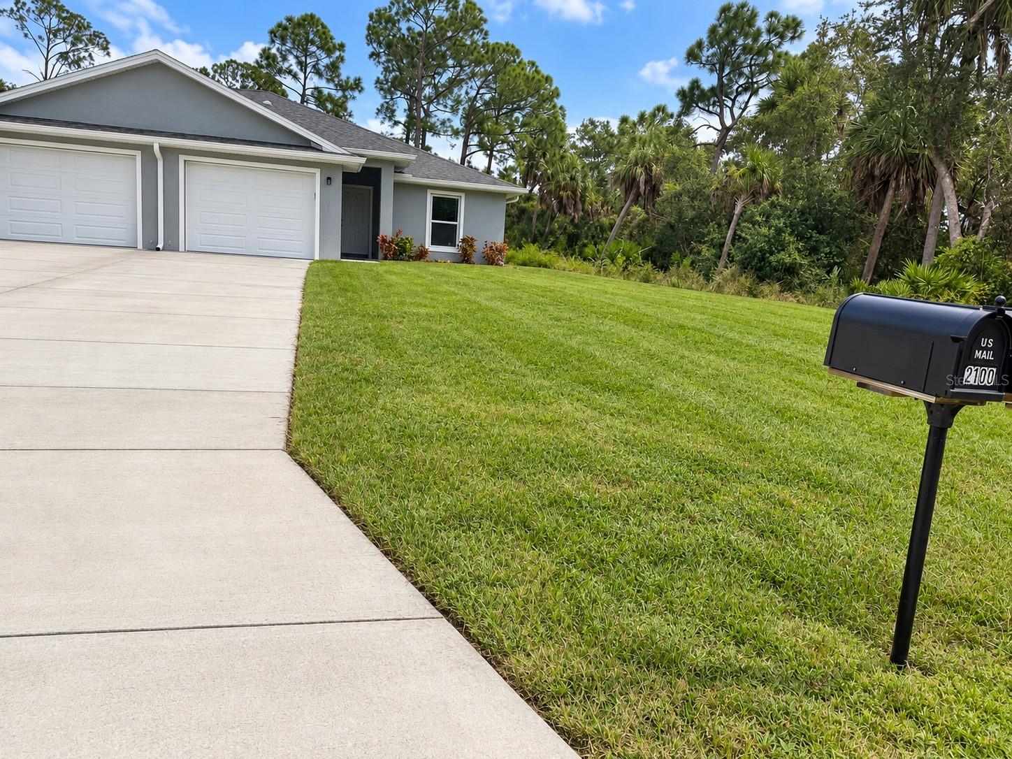 2078 Dorion St Property Photo 16