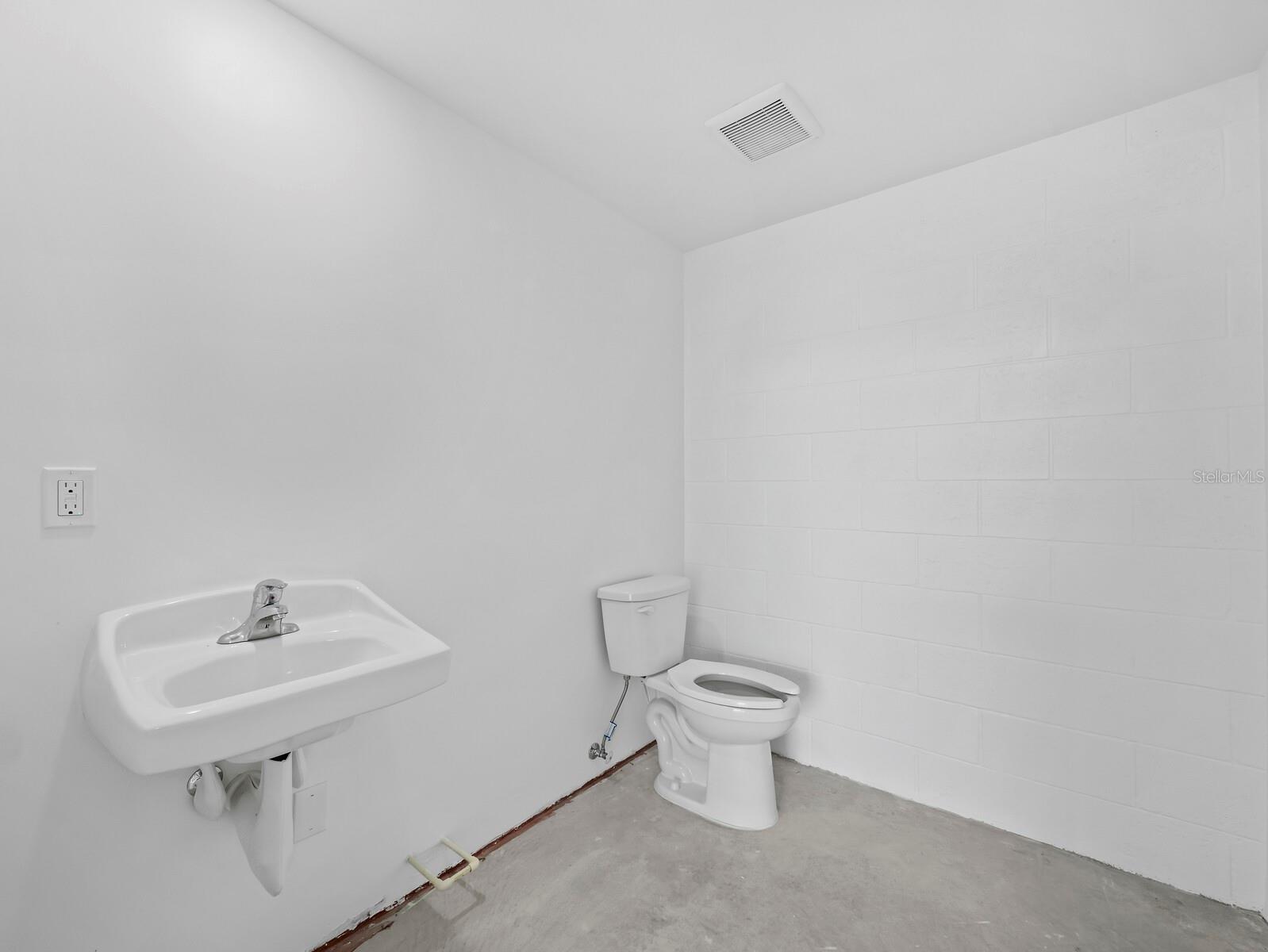 829 57th St E #25 Property Photo 14