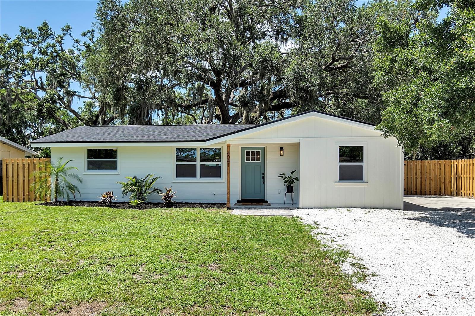4041 LINWOOD ST Property Photo 1