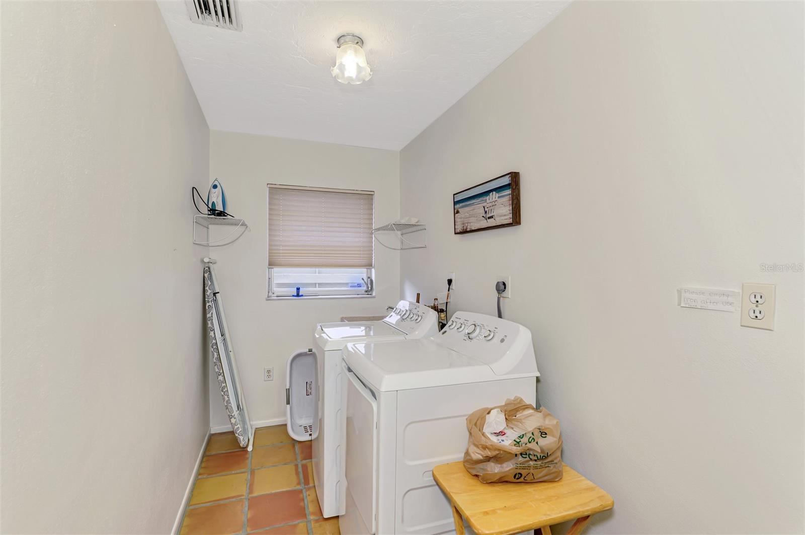 4946 Commonwealth Dr Property Photo 43