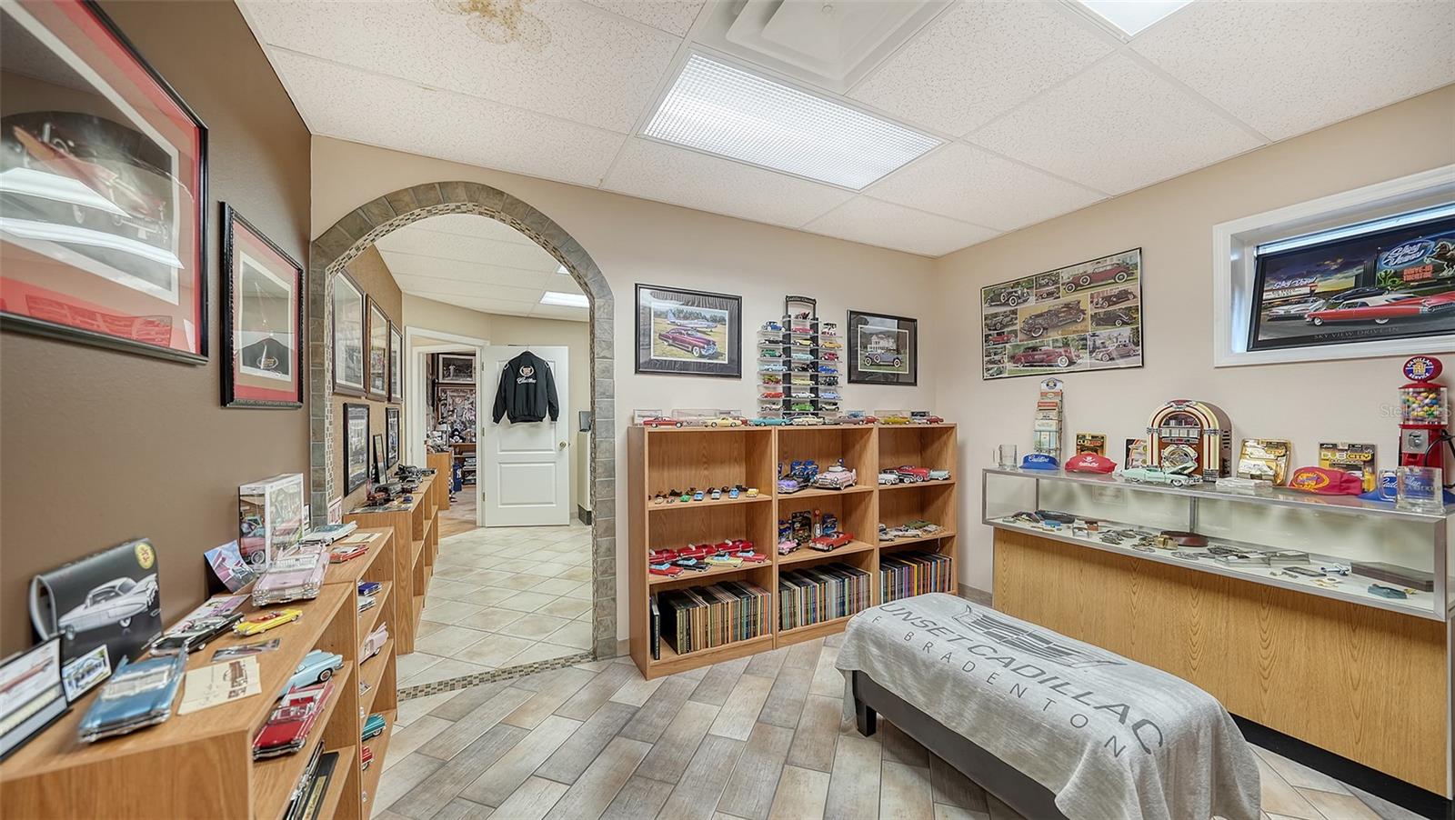 2111 Whitfield Park Dr Property Photo 43