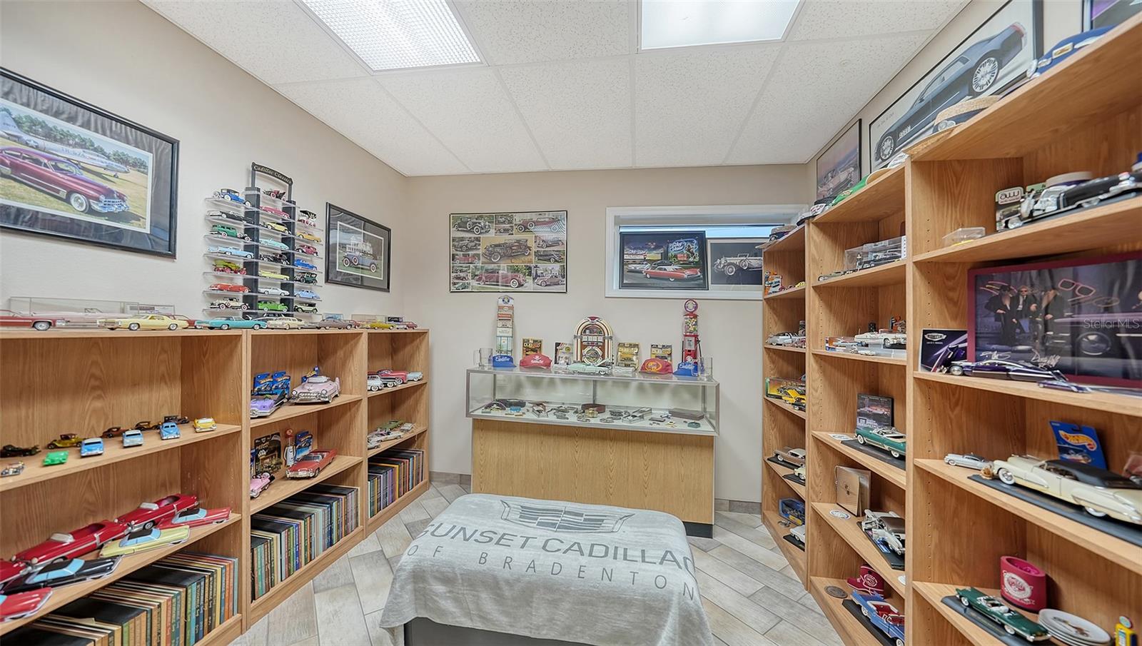 2111 Whitfield Park Dr Property Photo 44