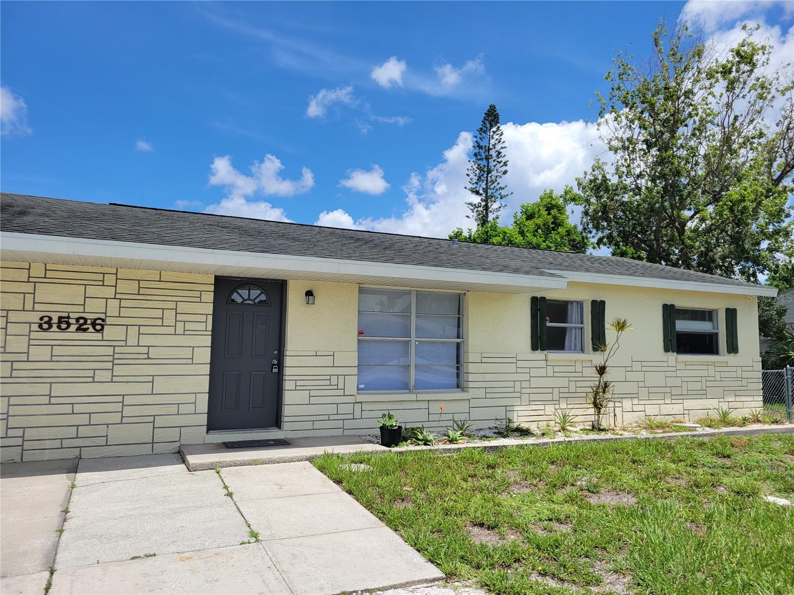3526 Southern Pkwy W Property Photo 1