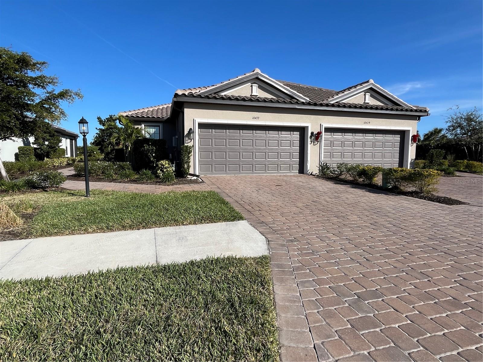 10433 MORNING MIST LN Property Photo 1