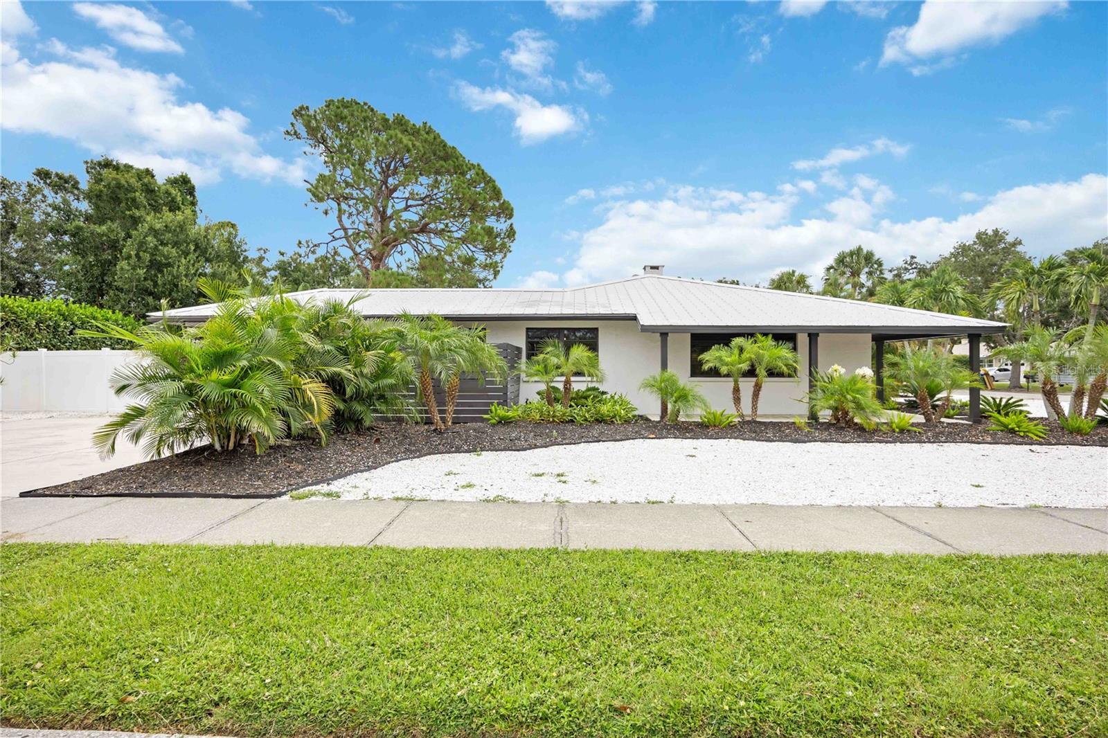 2105 HIBISCUS ST Property Photo 1