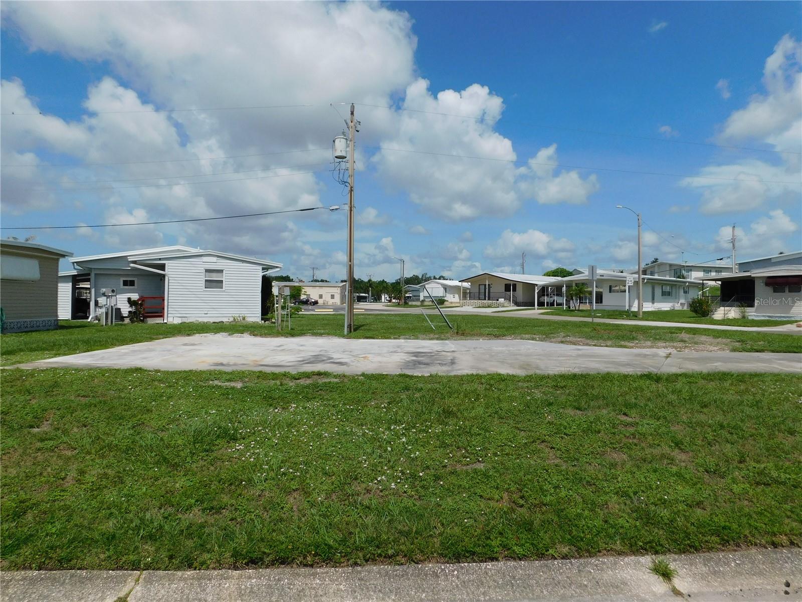 1205 43rd Avenue Dr E Property Photo 2