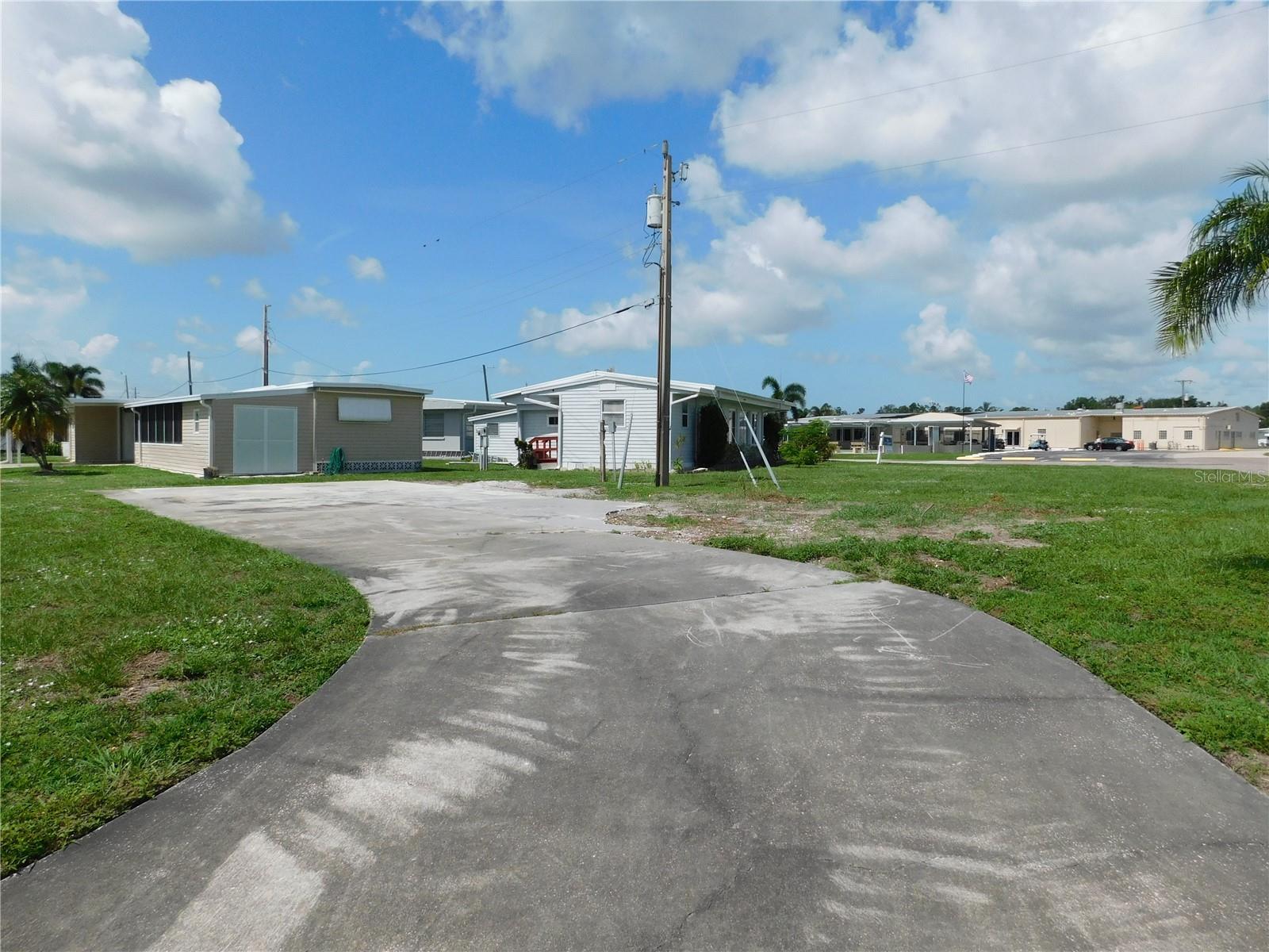 1205 43rd Avenue Dr E Property Photo 3