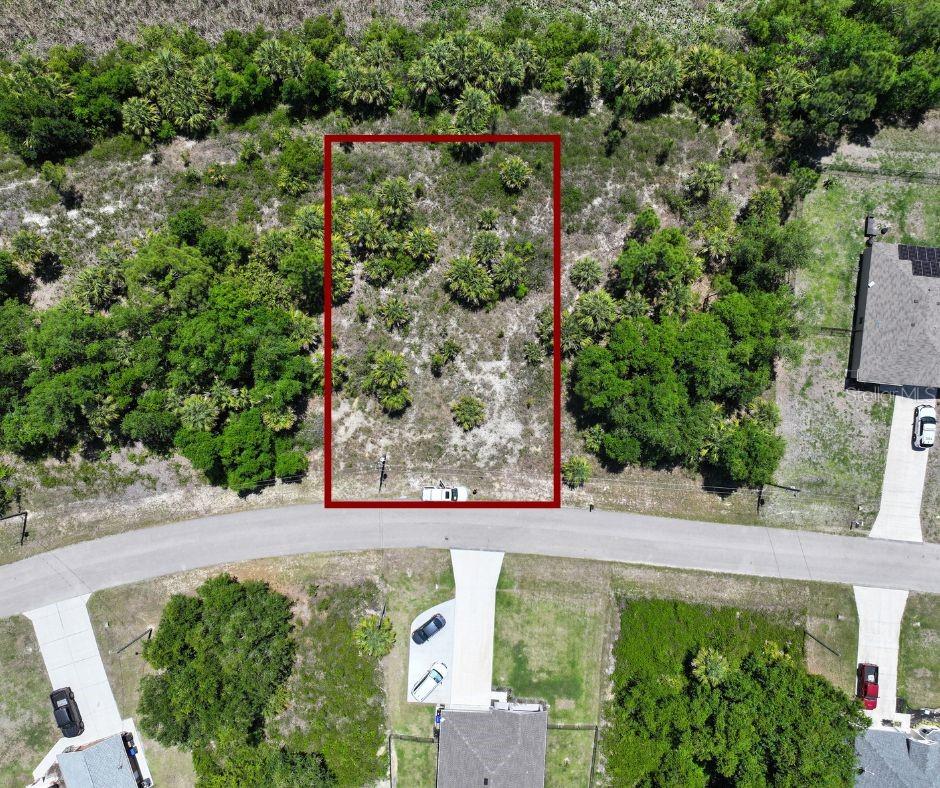 CASCO CIR Property Photo 1